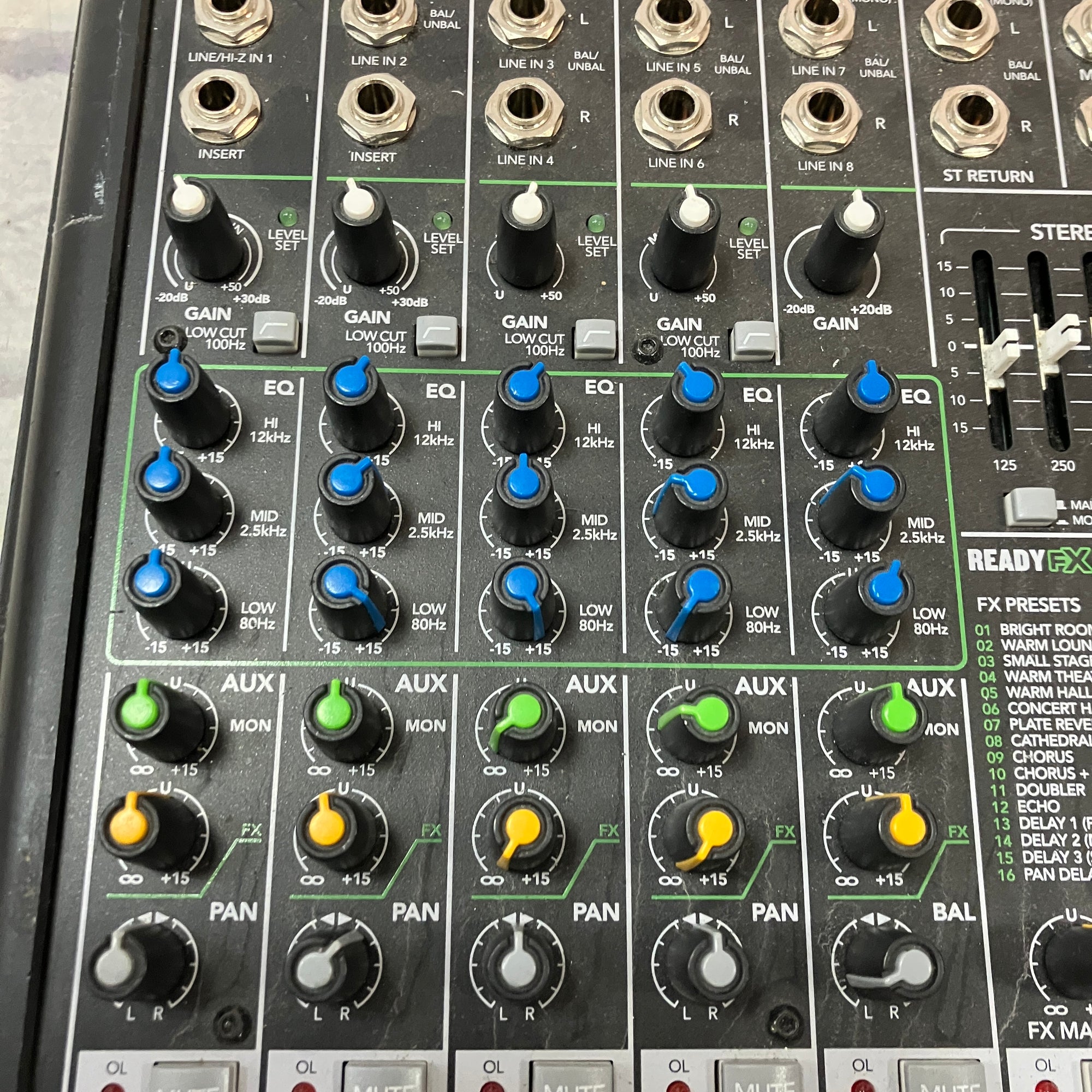 Mackie PROFX8 V2 8チャンネルミキサー Mackie ProFX8v2 8-channel Mixer with USB and Effects