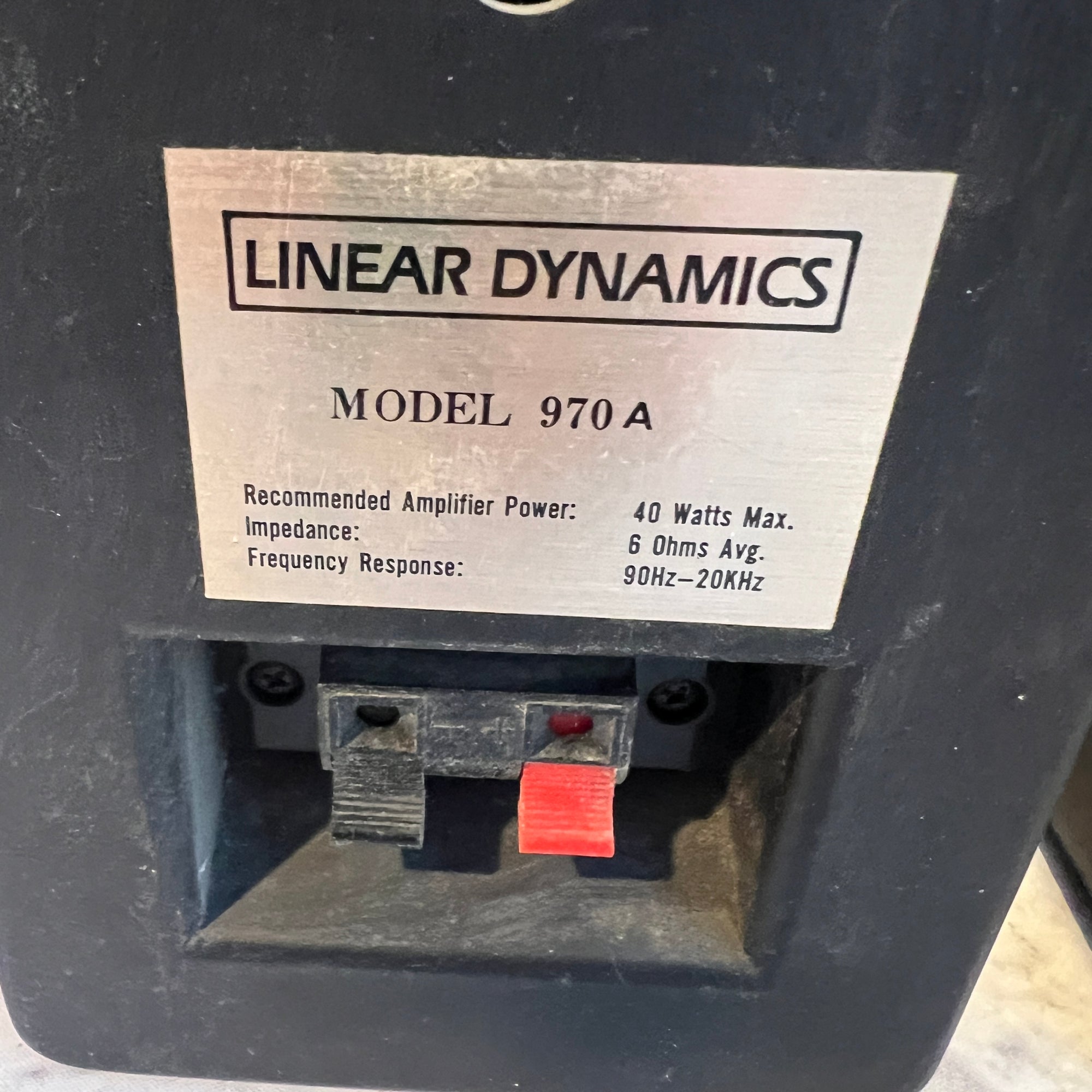 KLH Audio 970A Bookshelf Speaker Pair 4inch Drivers 40 Watts