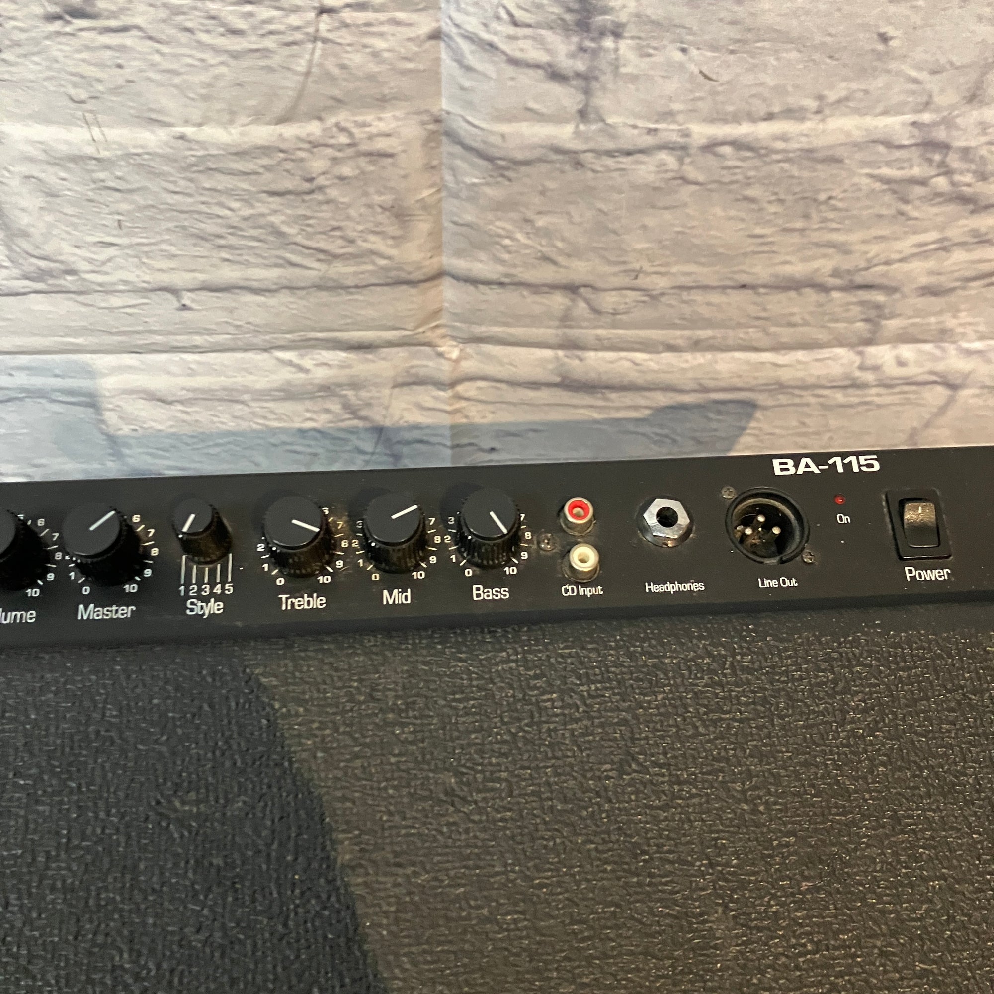 Ampeg BA-115 Combo Amp