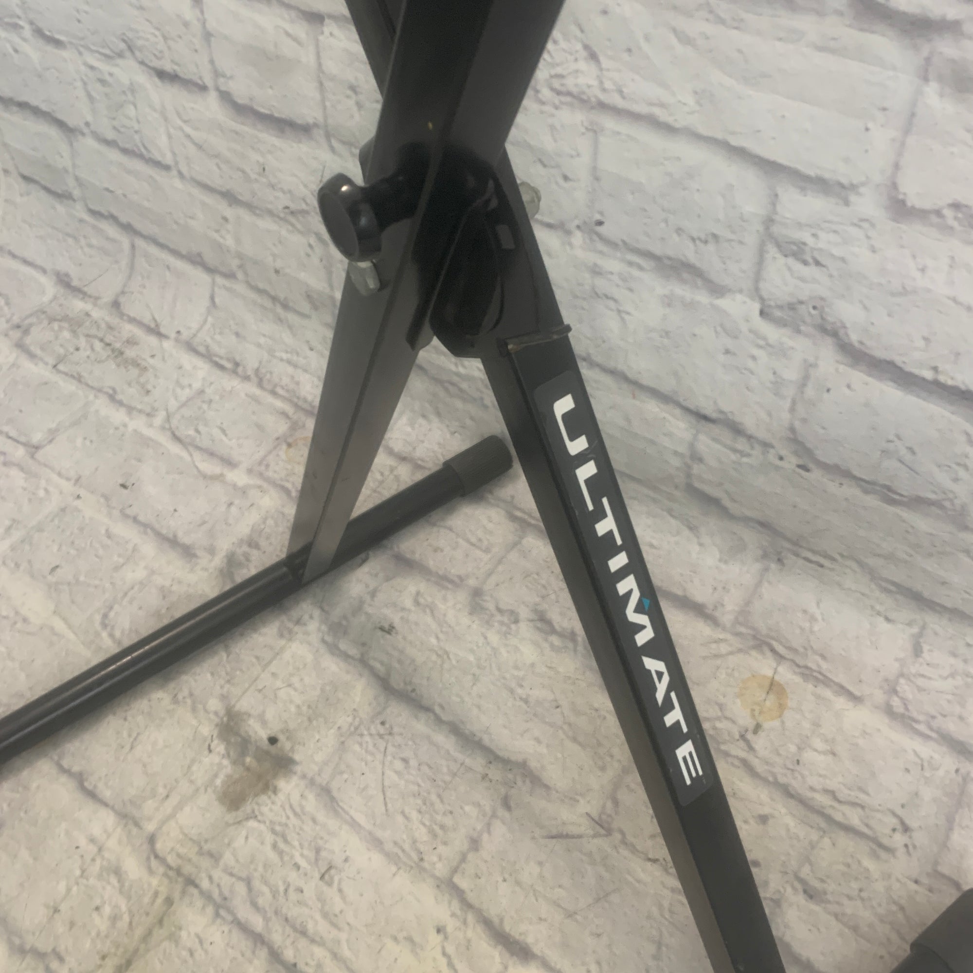 Unknown Ultimate Keyboard Stand