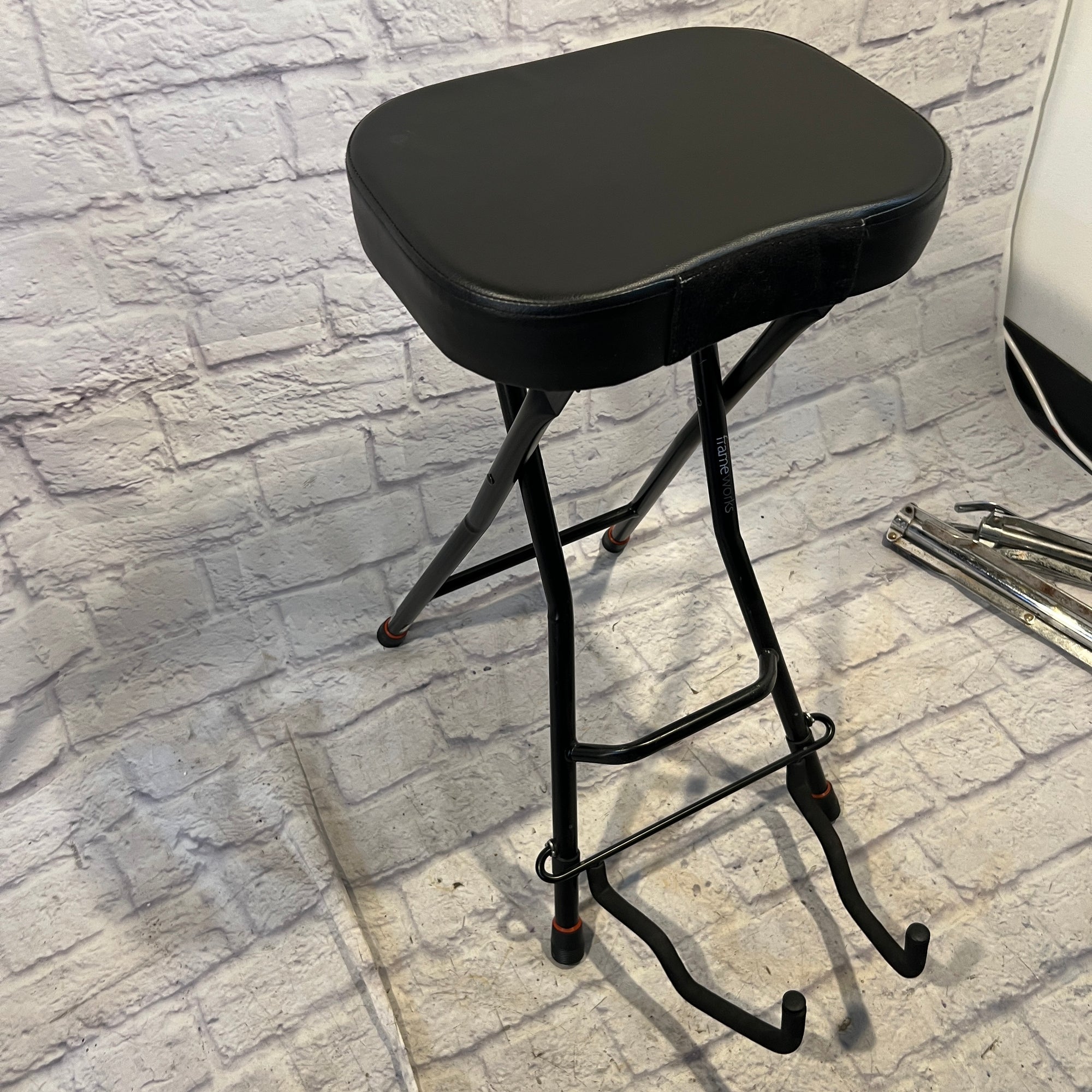 Frameworks Guitar Seat and Stand Stand