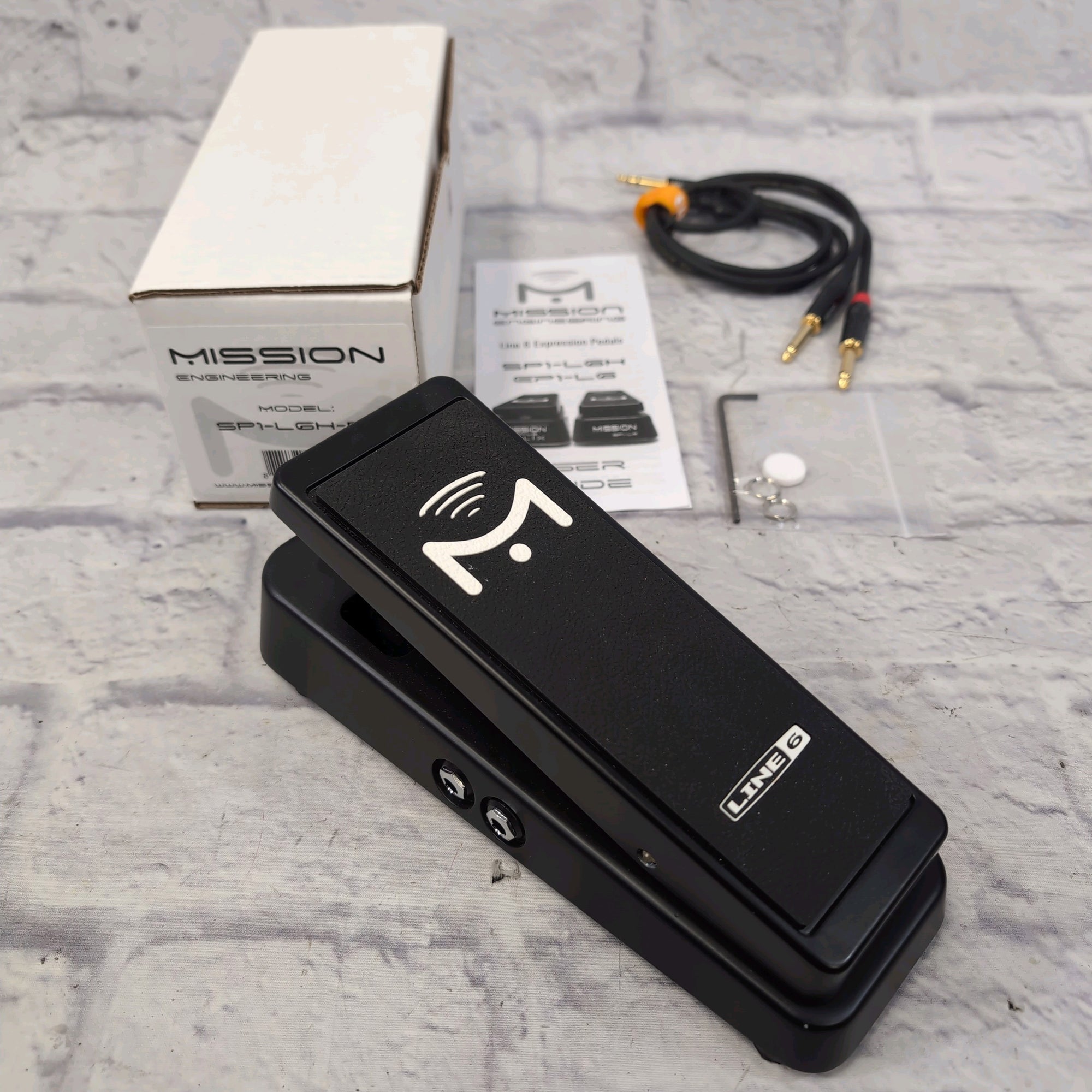 mission expression pedal Mission Engineering SP1-L6H-BK Line 6 Helix Expression Pedal