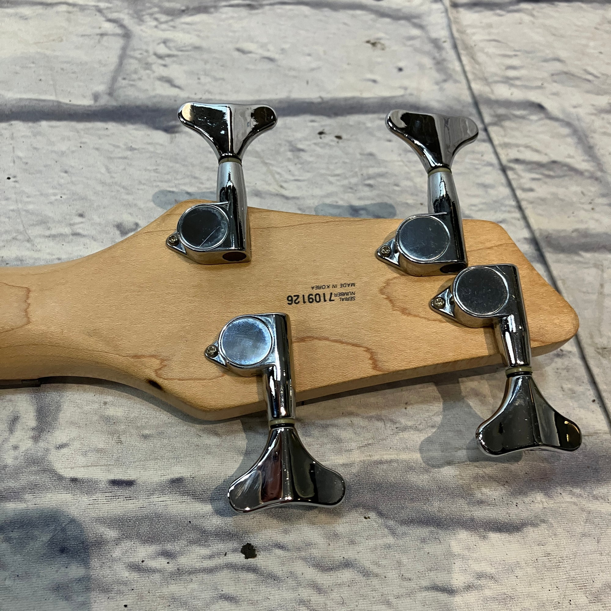Washburn Bantam Bass MIK Neck - Evolution Music