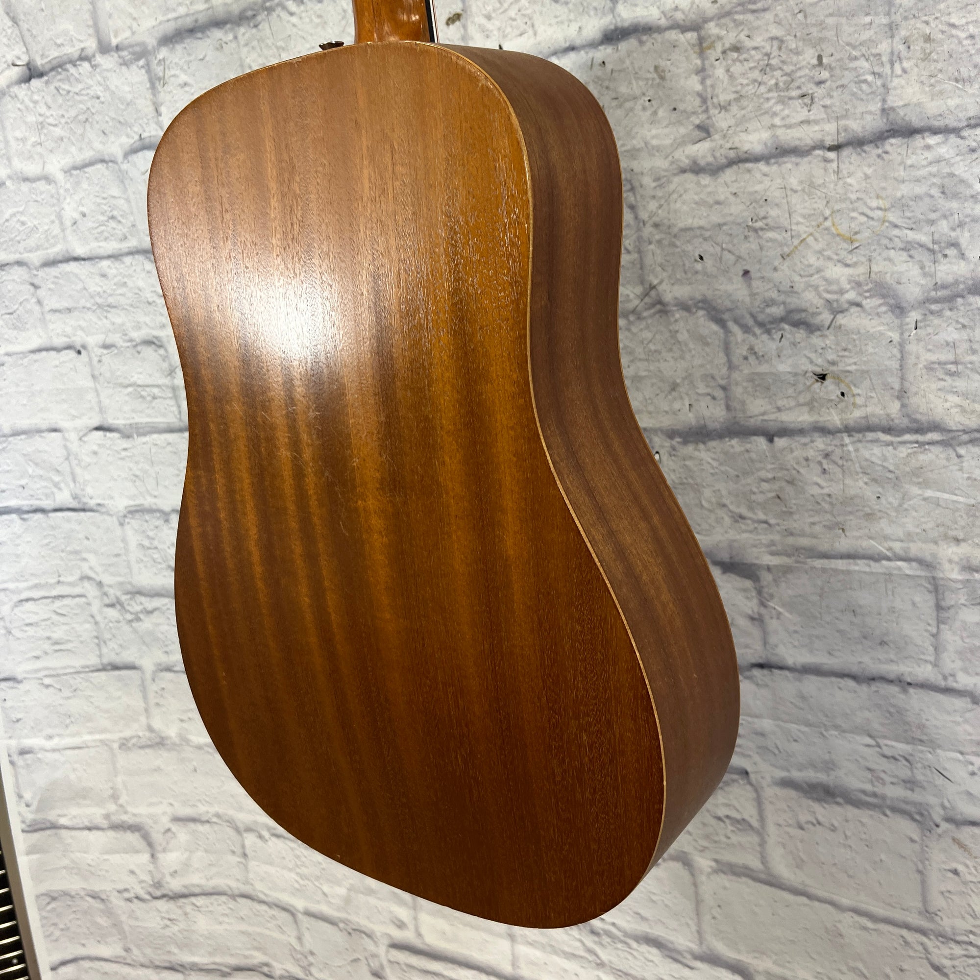 Taylor 307 Big Baby Acoustic Guitar SPLITS IN TOP