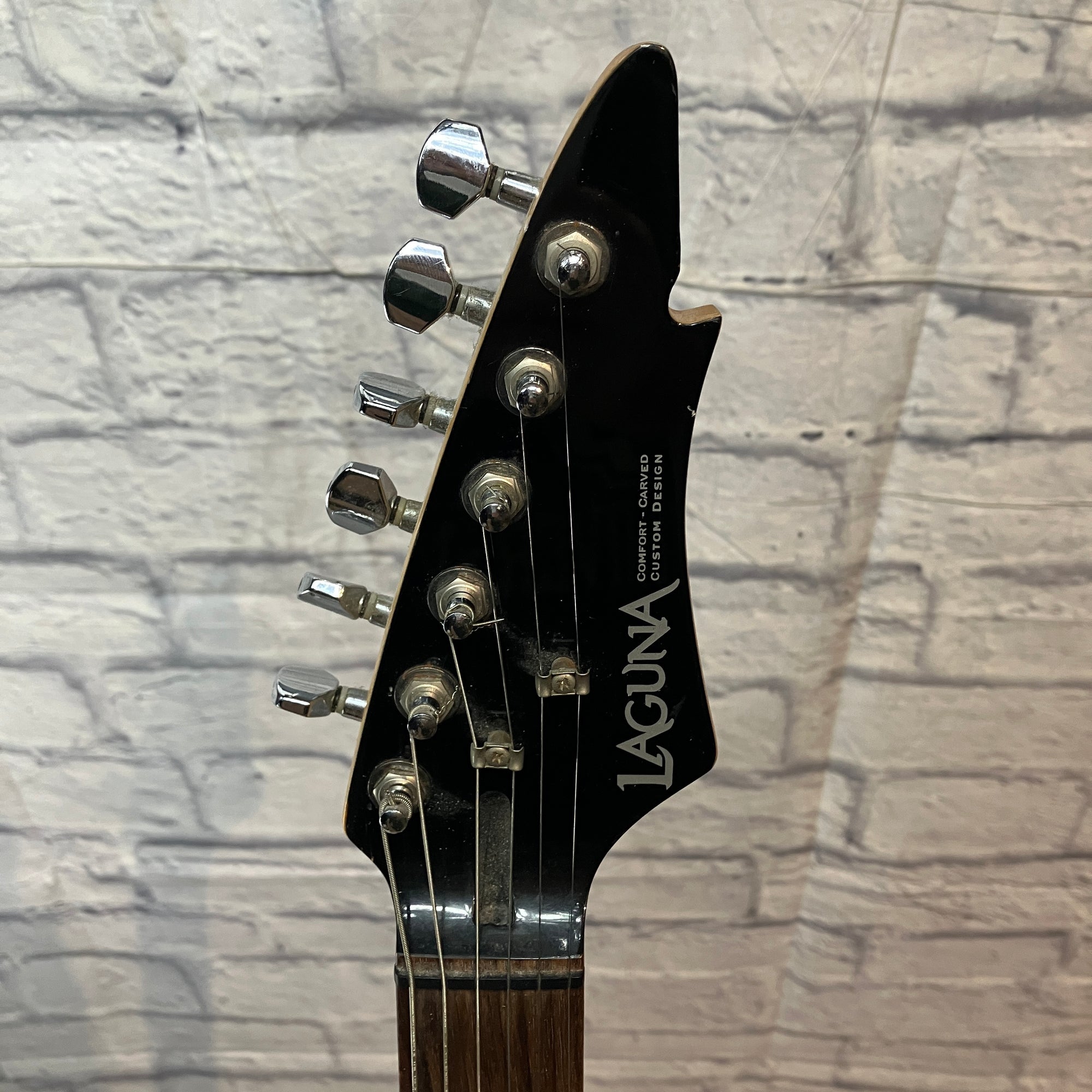 Laguna LE300 Electric Guitar