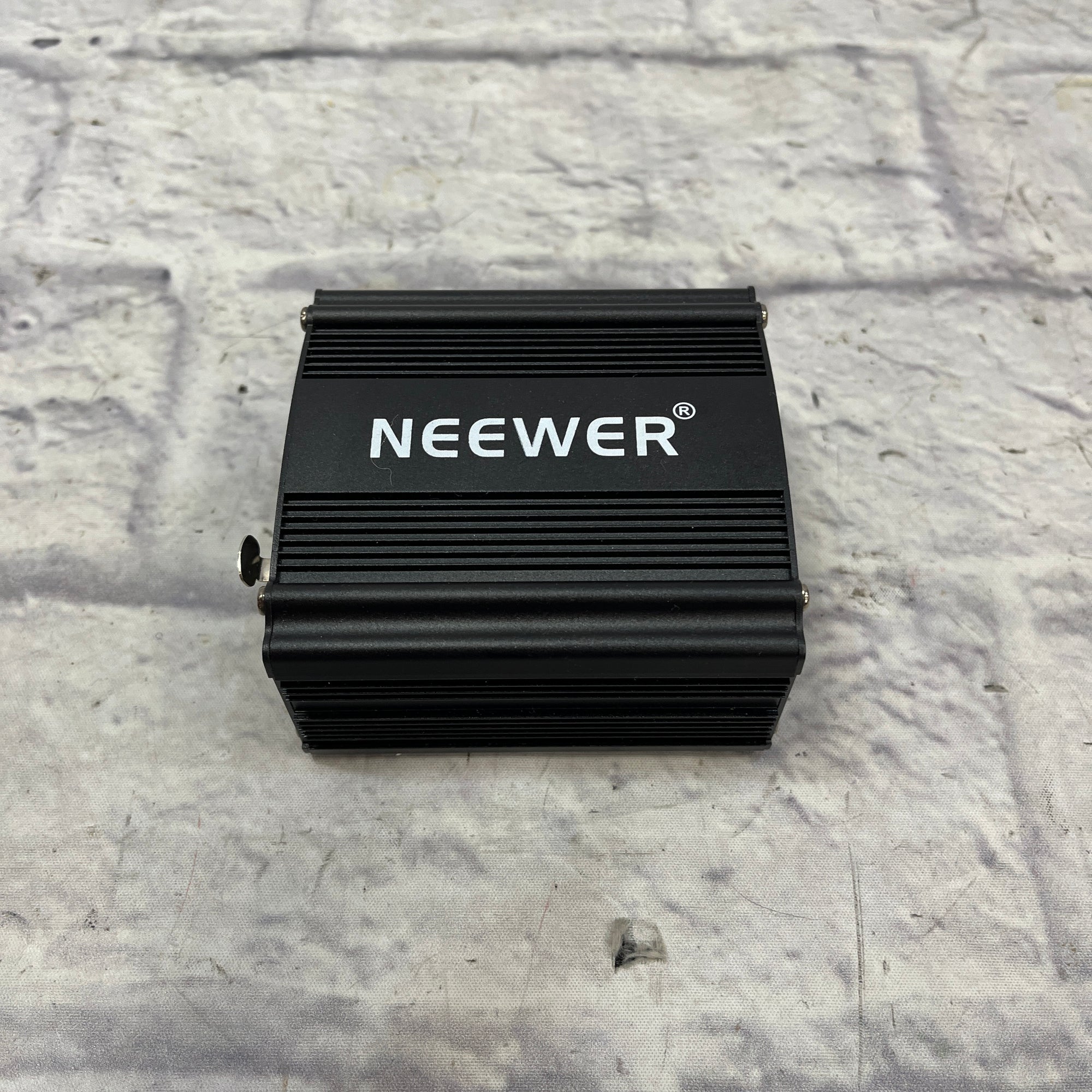 Neewer NW 100 Compact Single-channel 48V Phantom Power Supply