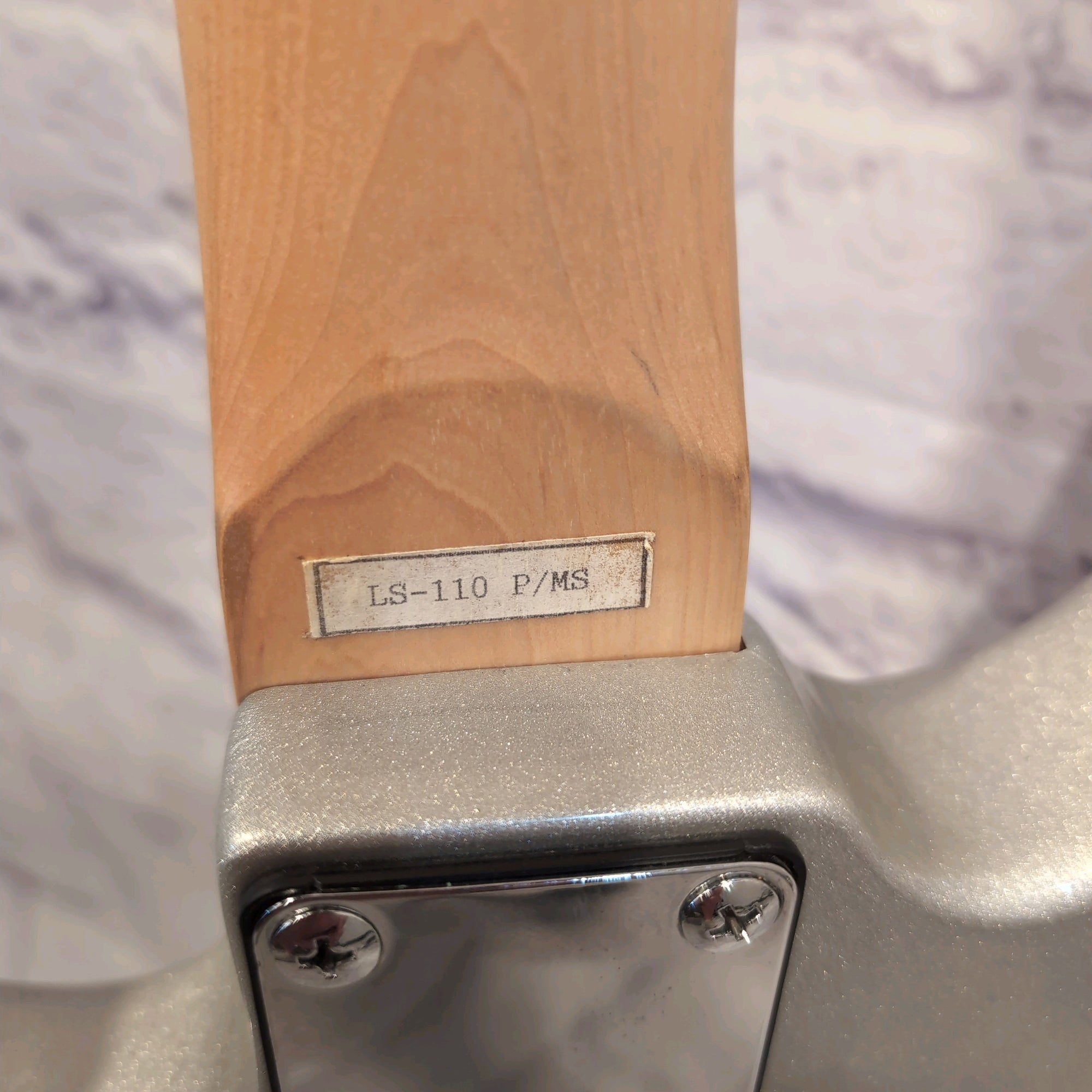 Samick LS-110 Strat Style Electric Guitar Silver Sparkle