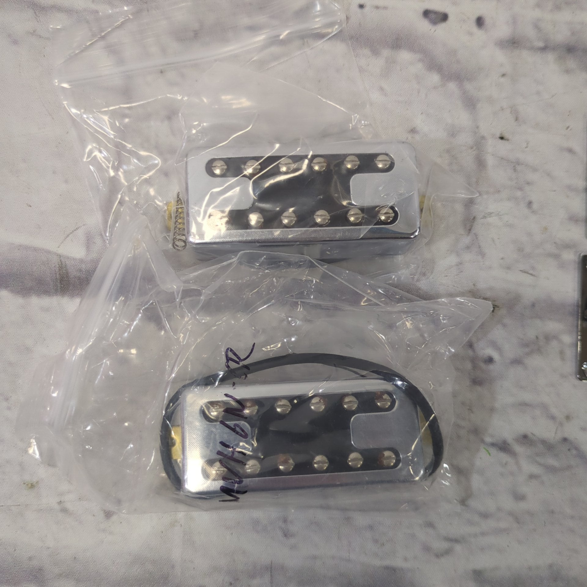 Artec MVH6 Filtertron Pickup Set with Chrome Flat Pickup Rings
