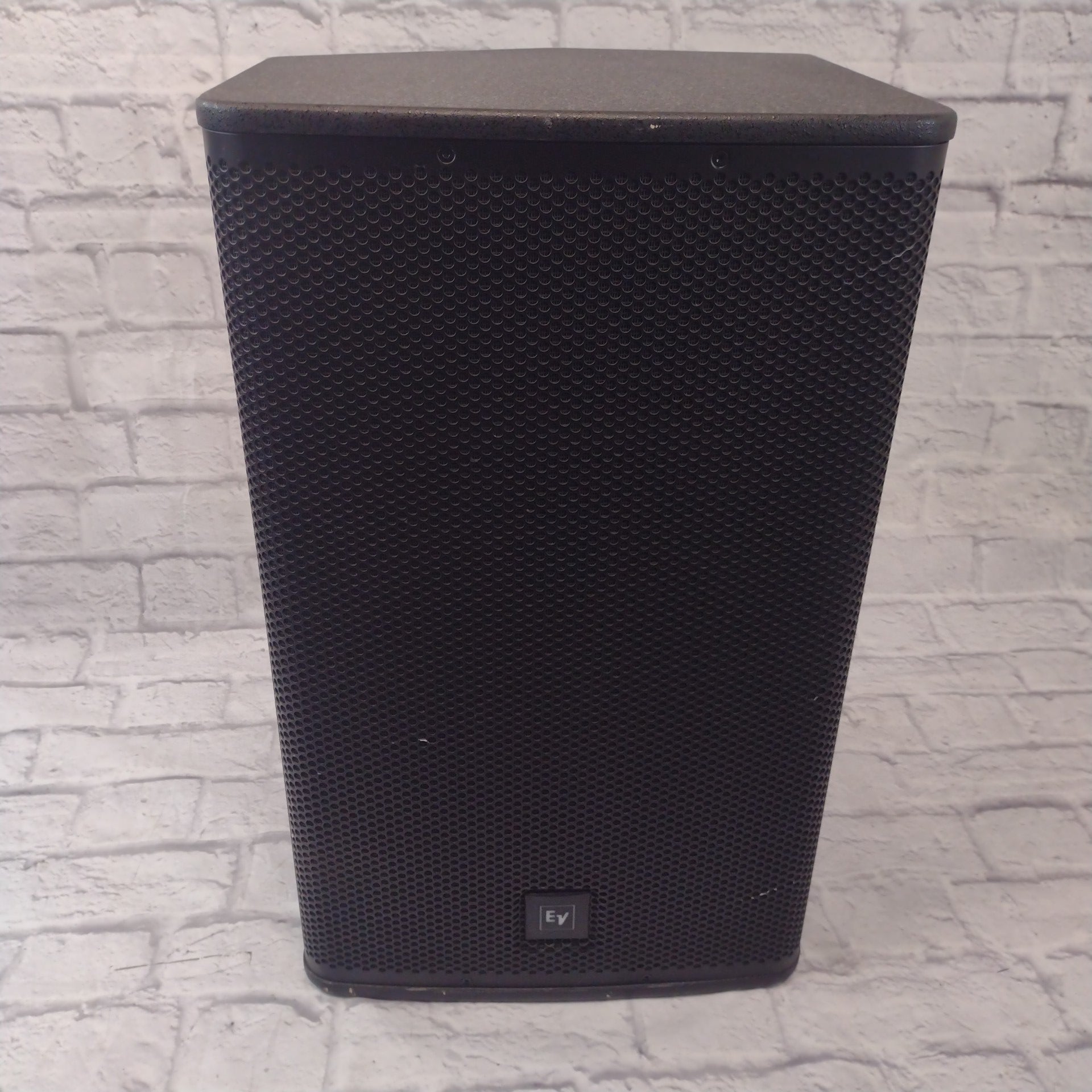 Electro Voice  ELX-115P  Powered Speaker