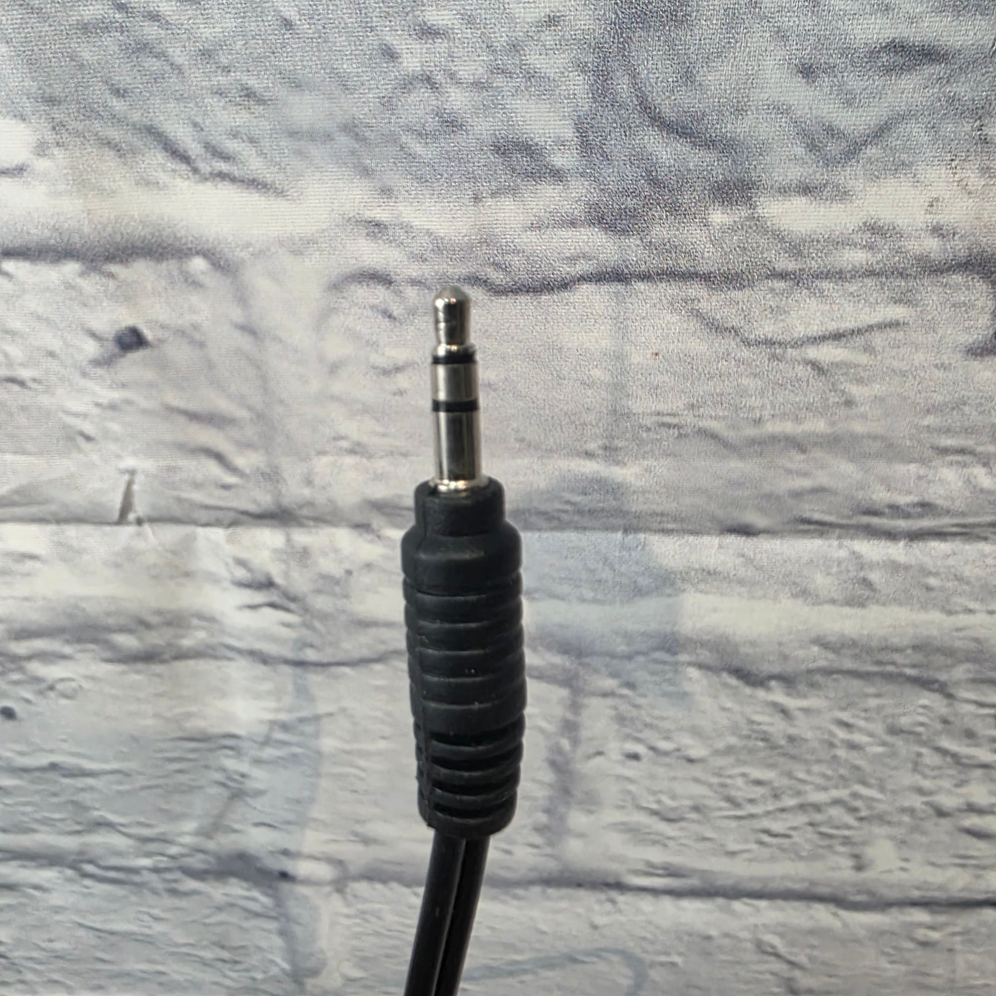 Unknown Unknown  1/8 inch (3.5mm) Stereo Jack to 2 Male RCA Y Cable  Cable