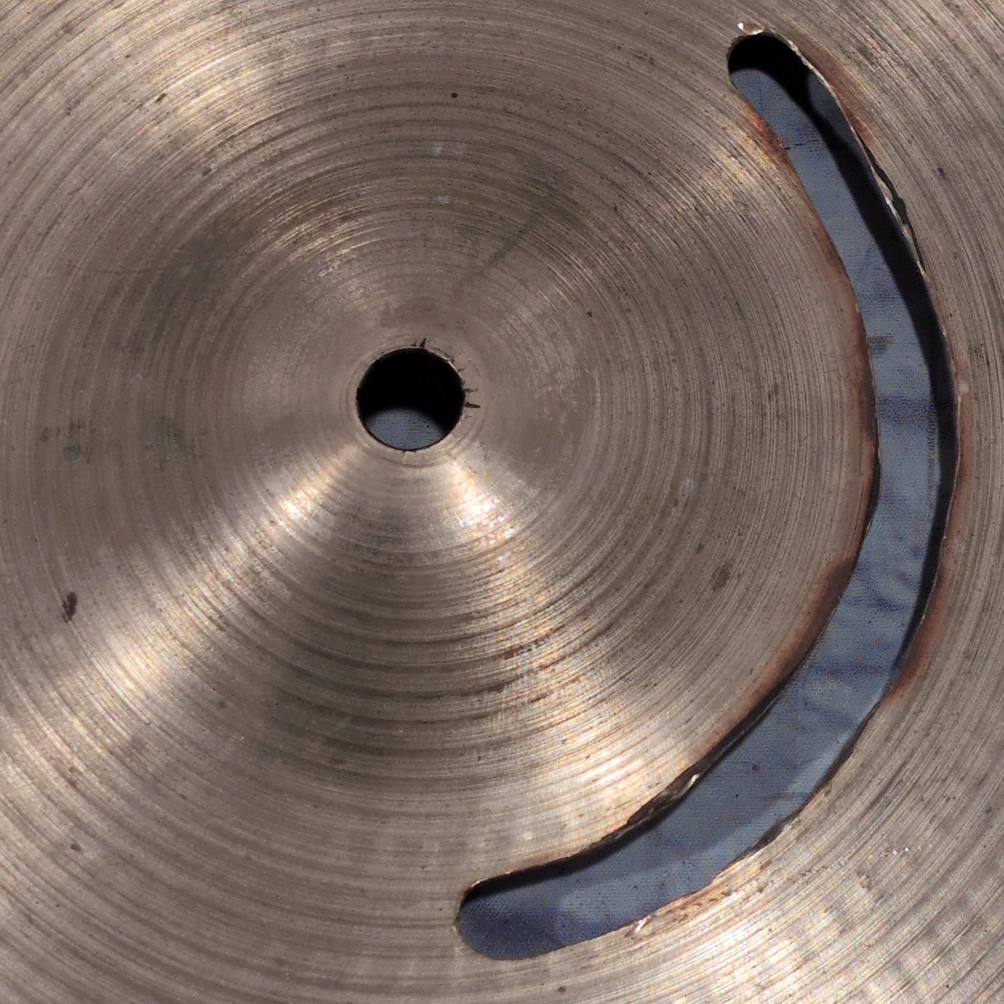 Zildjian Avedis Medium Crash 17 Crash Cymbal Cracked