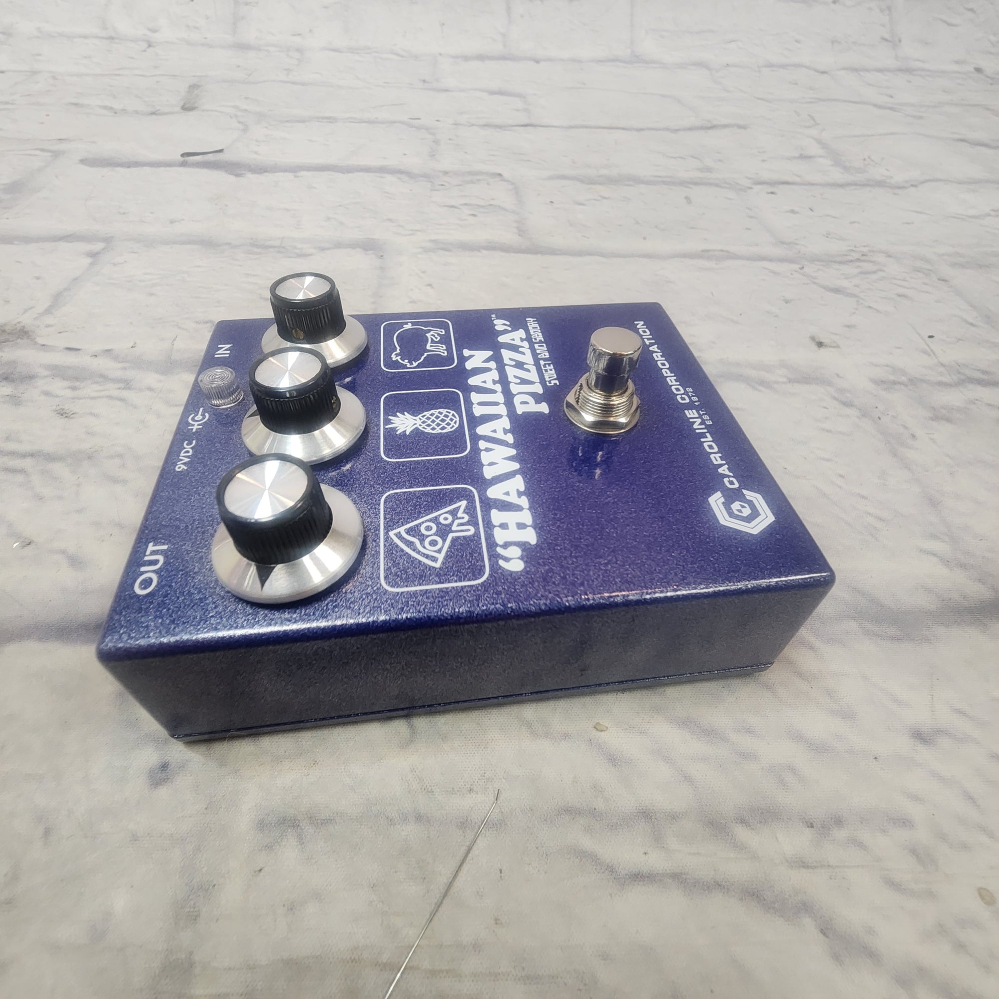 hawaiian pizza pedal Caroline Hawaiian Pizza Cosmic Purple Gear Hero Exclusive Fuzz Pedal