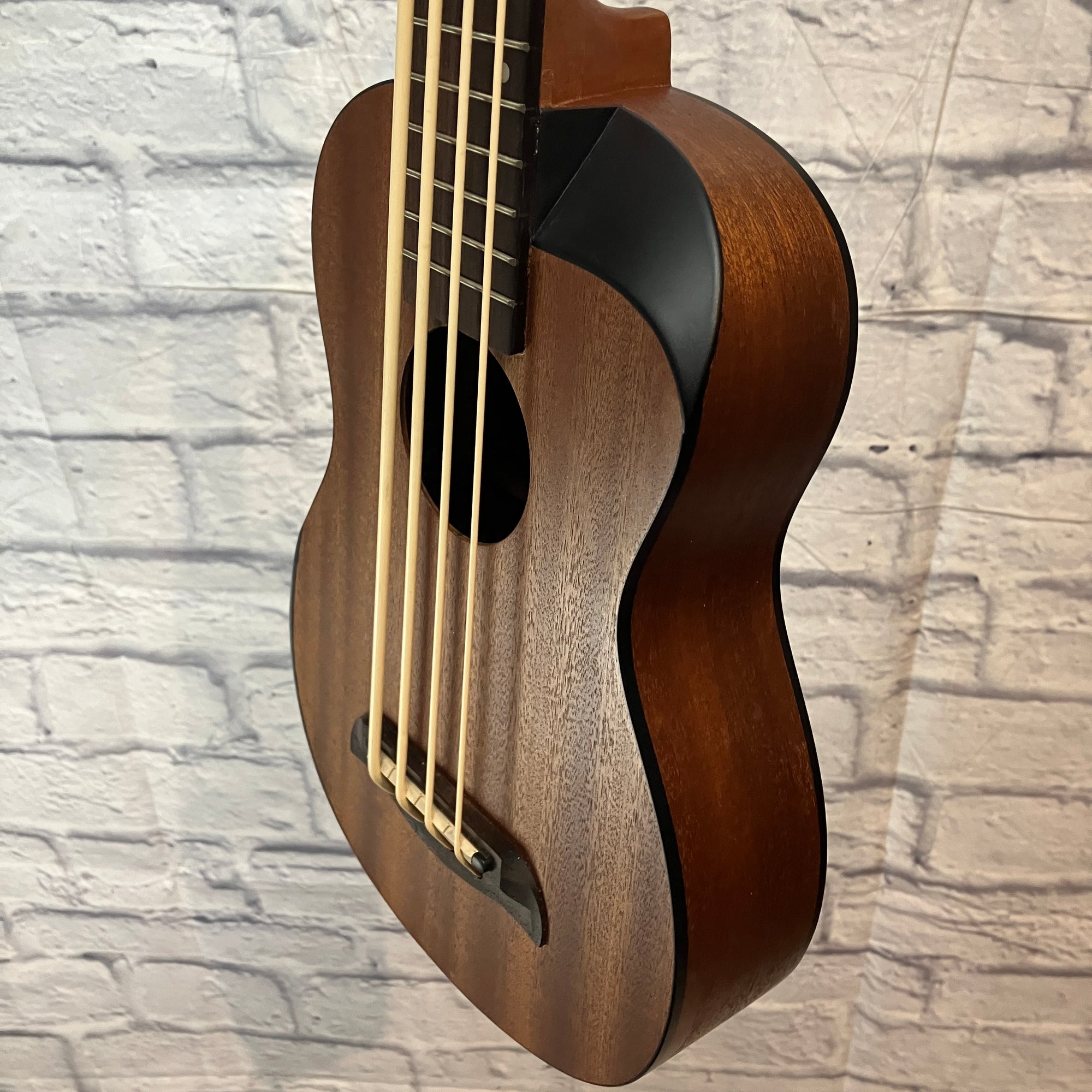 Oscar Schmidt OUB200K Bass Ukulele w/ bag