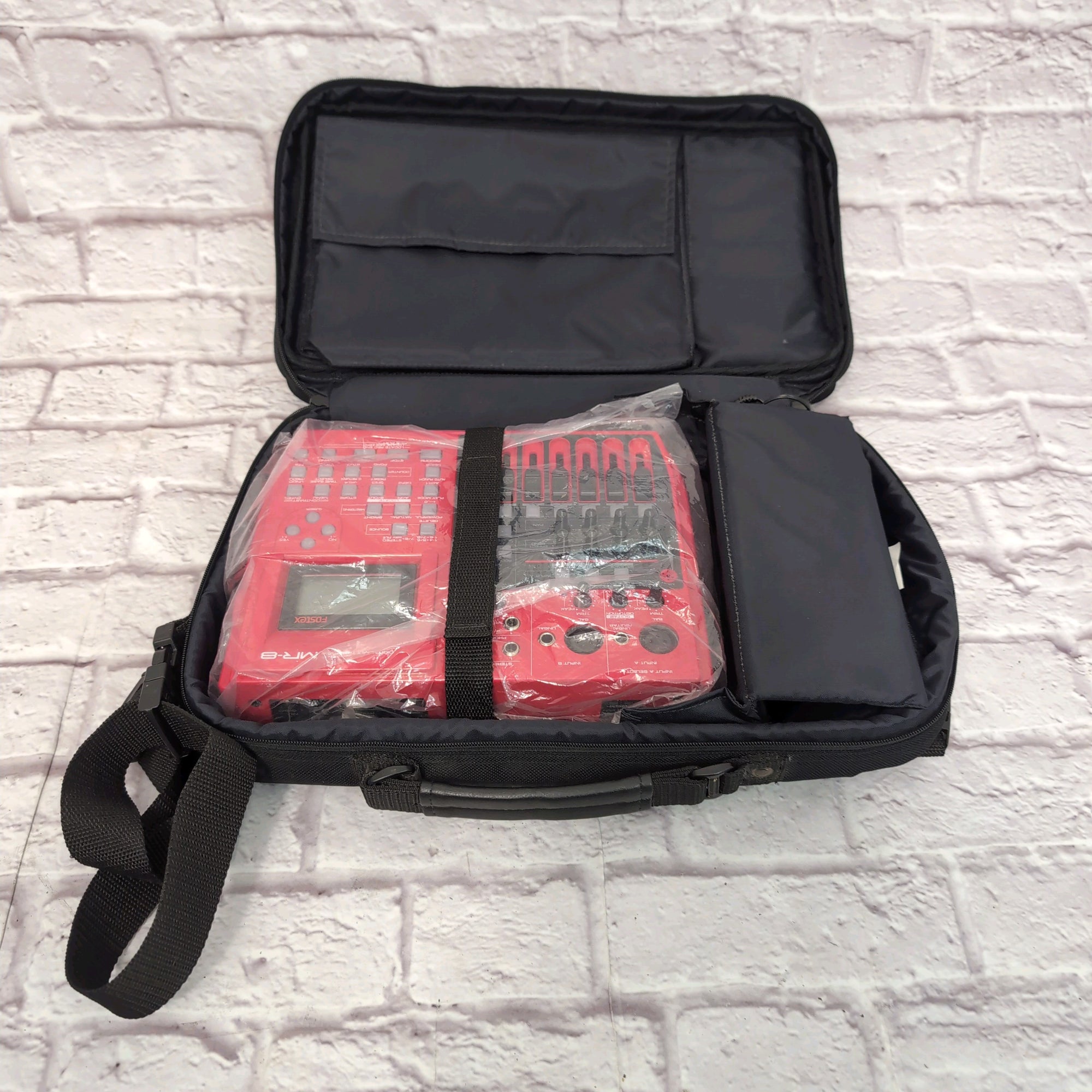 Fostex MR-8 Digital 8 Track Recorder w/ Case, Manual, Extra Flash Memory Cards