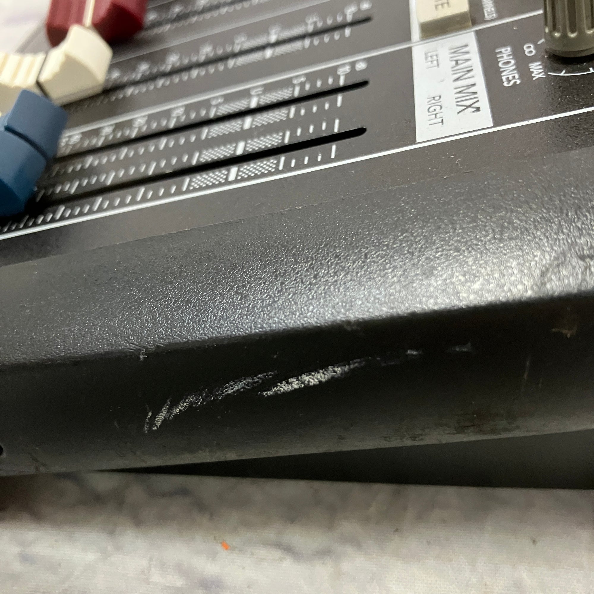 Mackie DFX-6 Four Channel Mixer