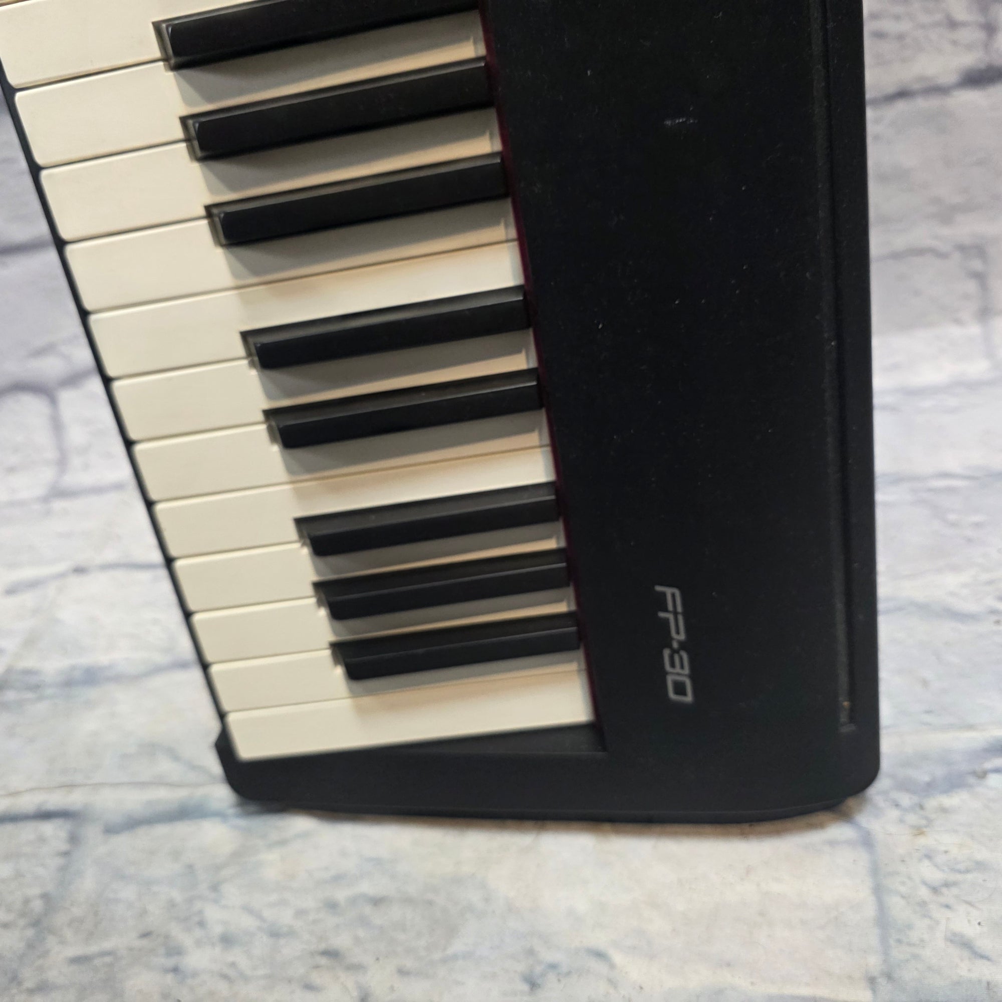 Roland FP-30 Digital Piano