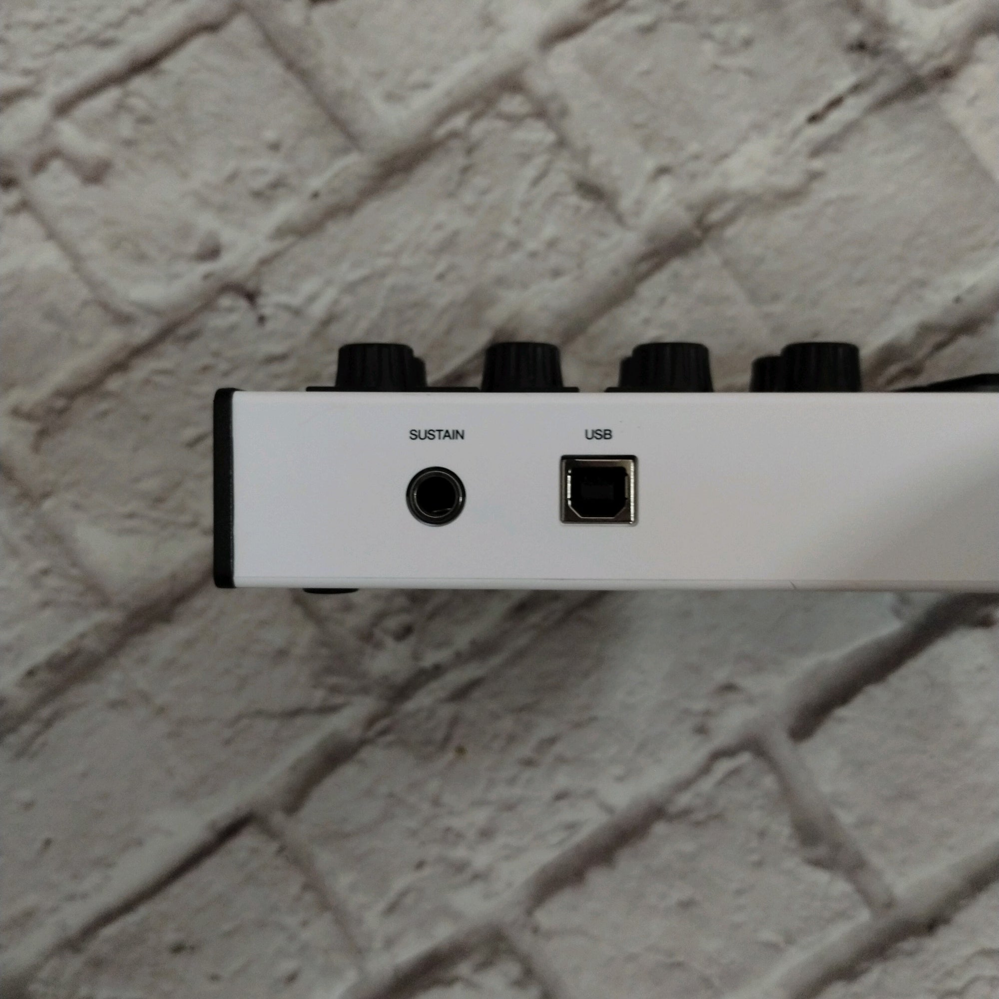 Akai MPK Mini Midi Controller