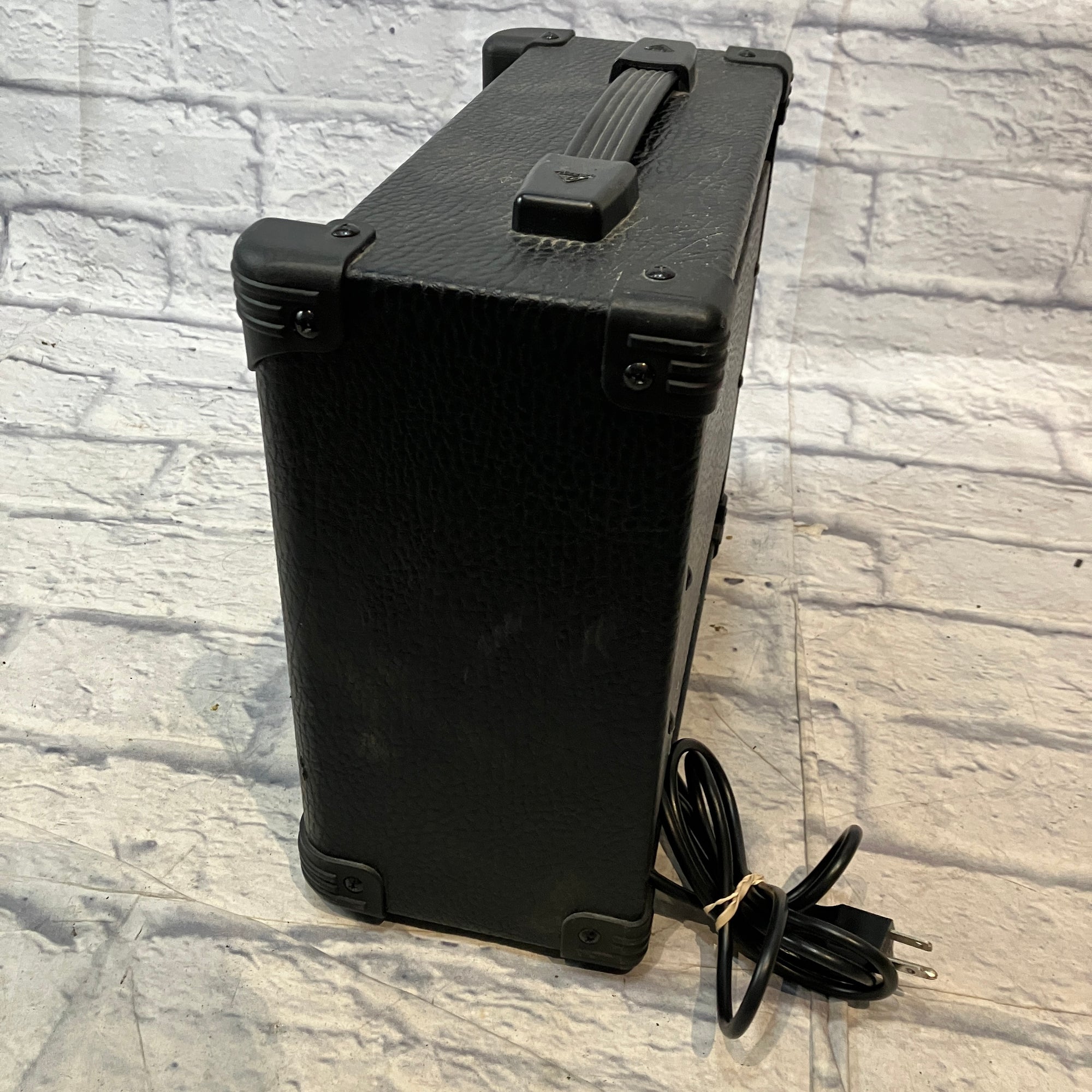 Behringer KT108 Combo Amp