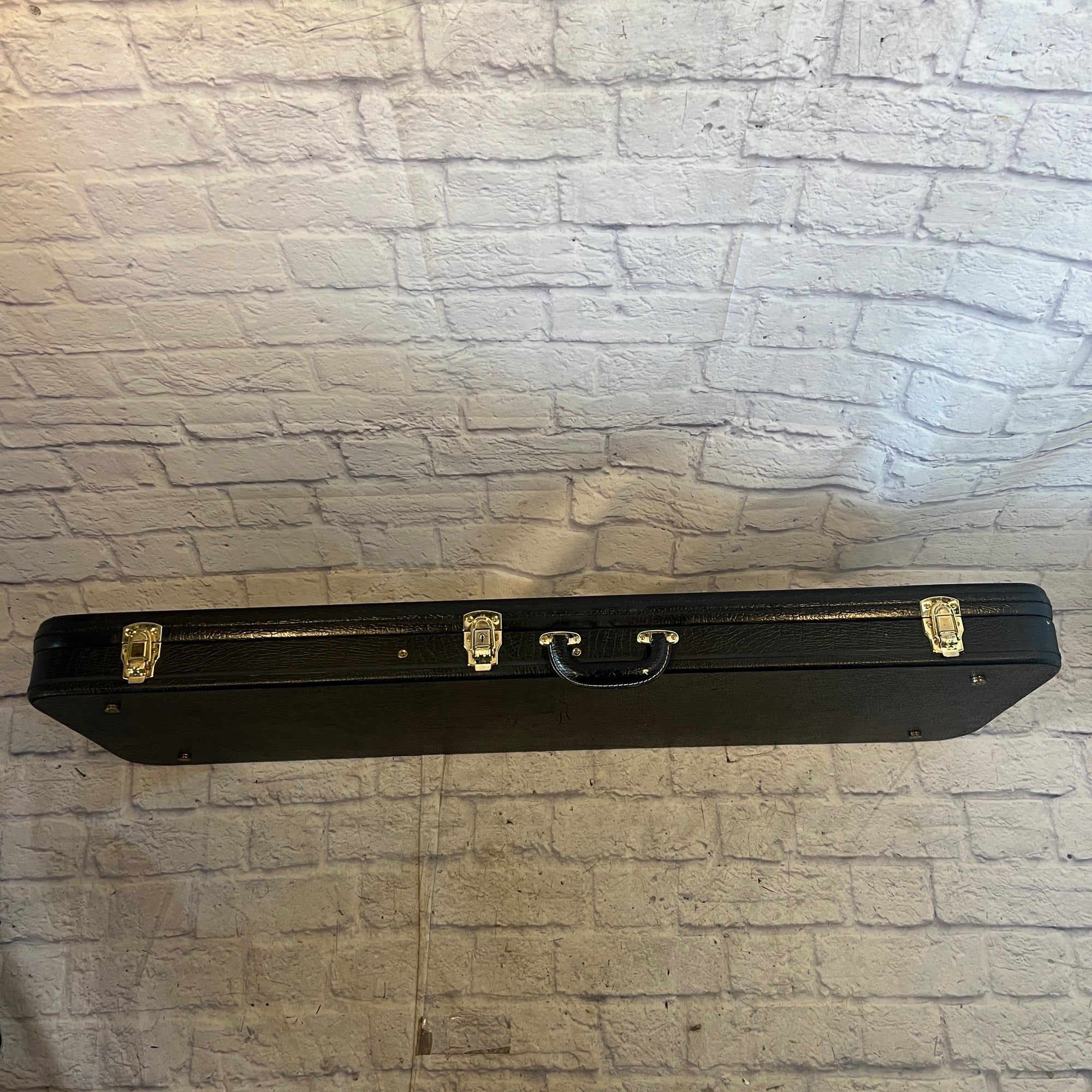 Unknown Bass Hard Shell Case 3 Latch