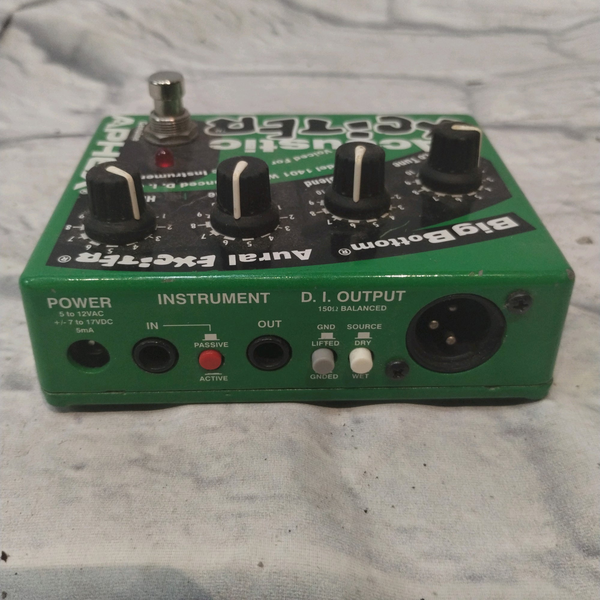 exciter guitar pedal Aphex Acoustic Exciter Acoustic DI Pedal