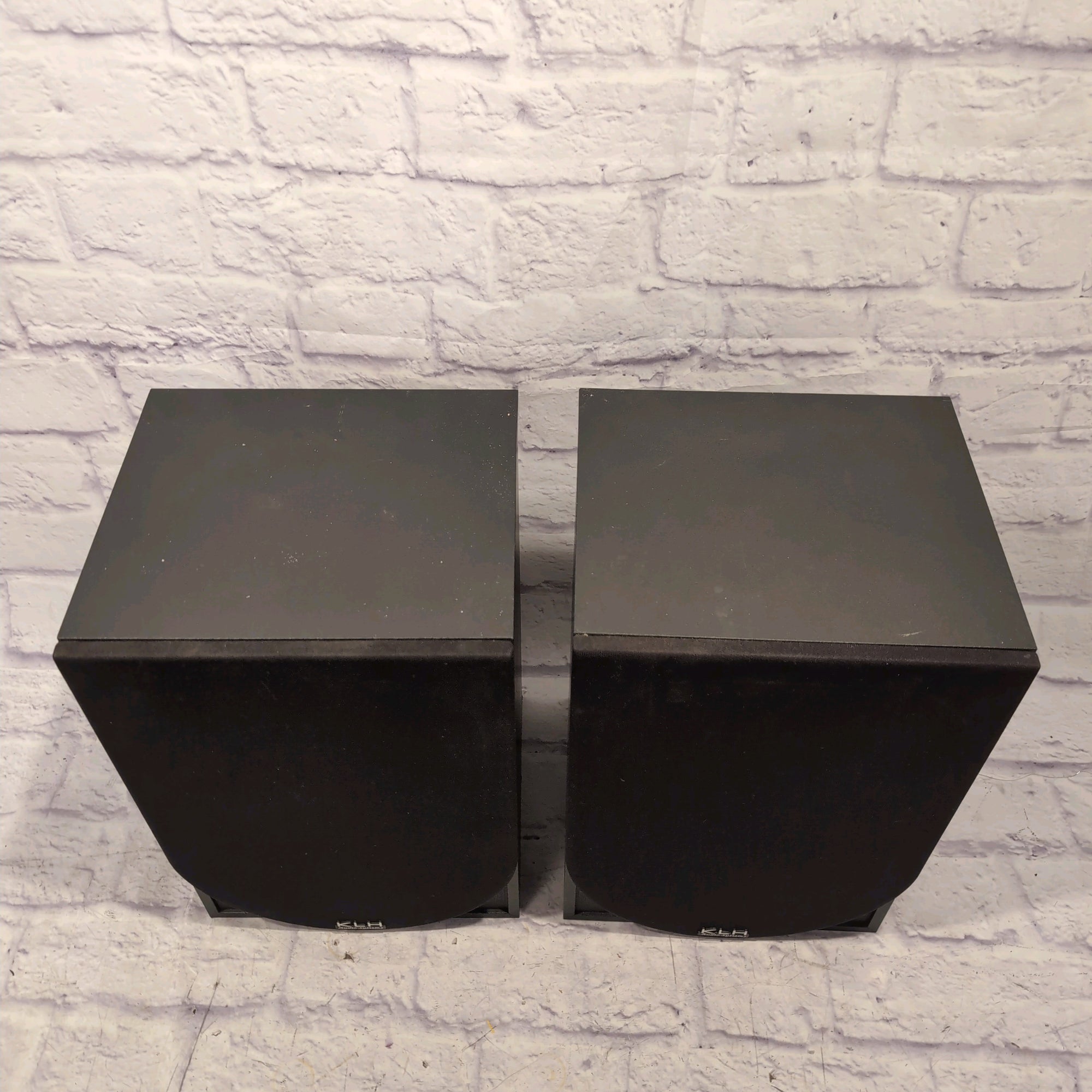 KLH L853B 8" Bookshelf Speakers