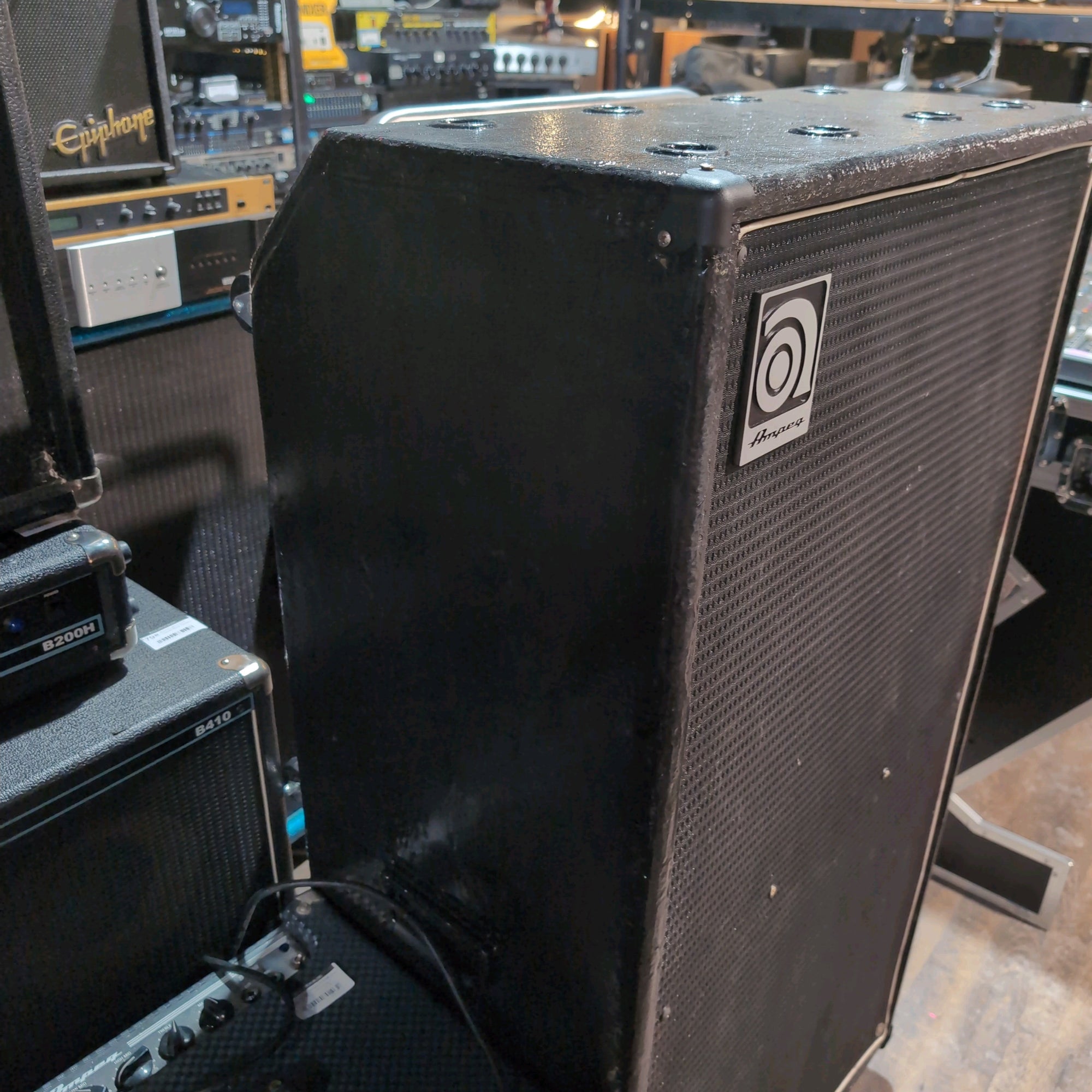 Ampeg SVT-810 8x10 Bass Speaker Cabinet
