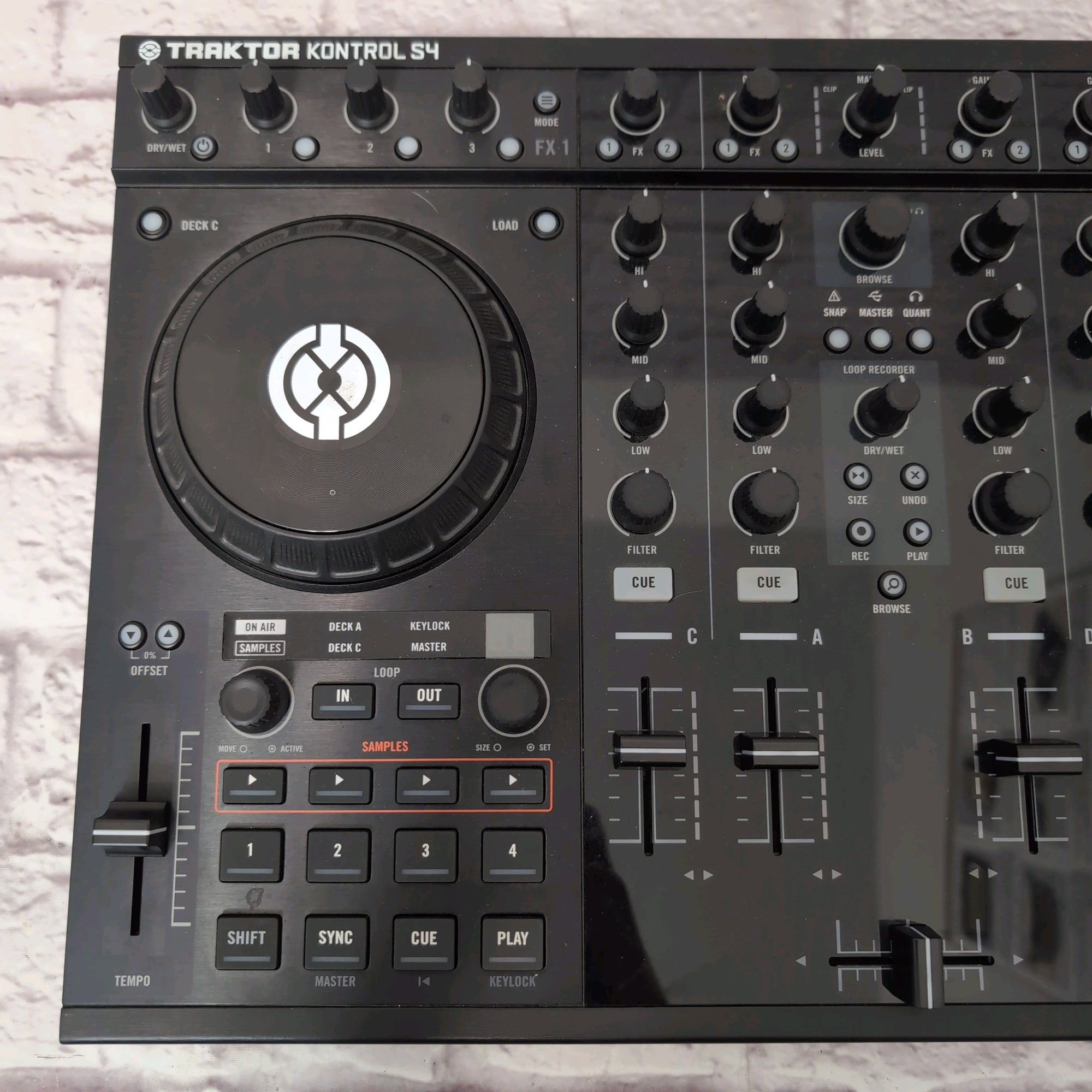Native Instruments Traktor Kontrol S4 MK1, inkl. OVP (Gebraucht) in Teufen AR für CHF 181 – mit Native Instruments Traktor Kontrol S4 MK1, inkl. OVP (Gebraucht) in Teufen AR für CHF 181 – mit
