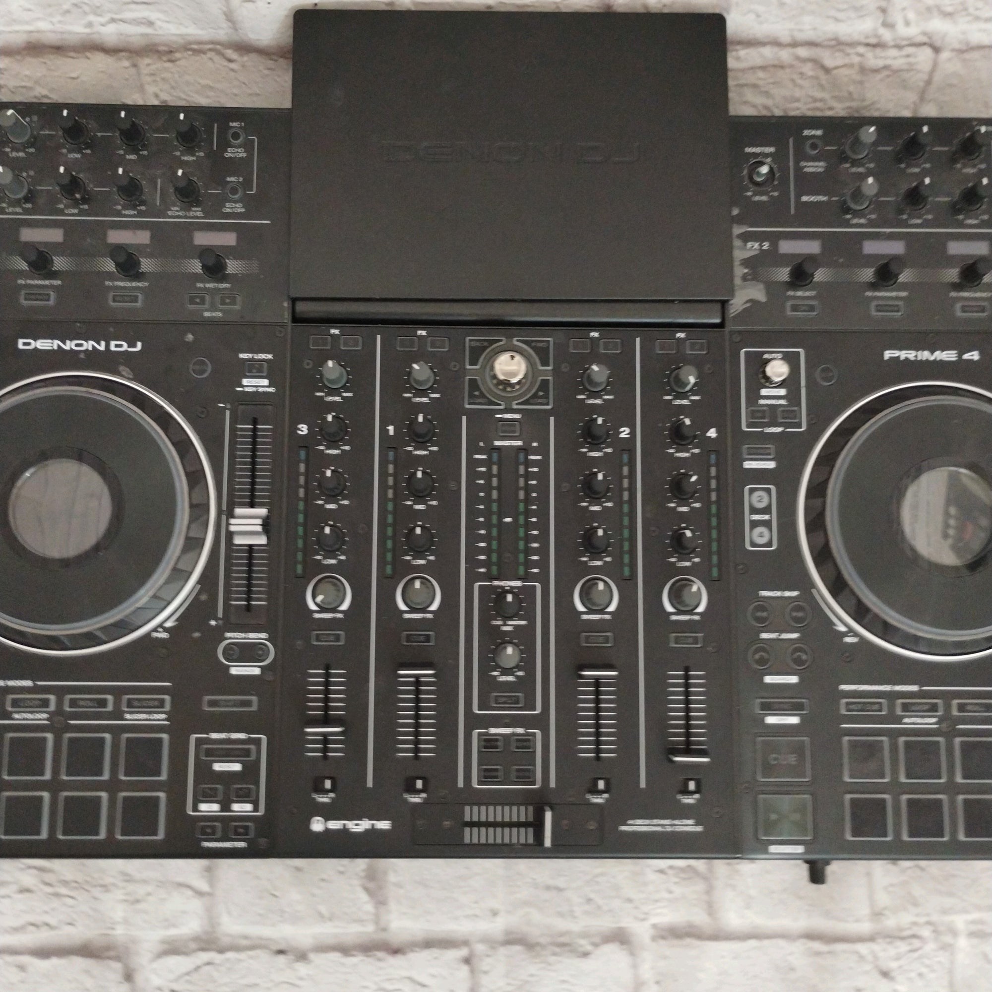 Denon DJ Prime 4 Turntable With Case