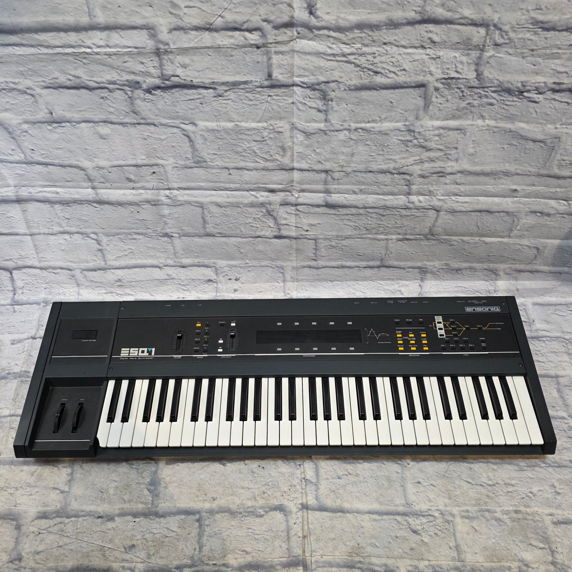 Ensoniq ESQ-1 Wave Synthesizer