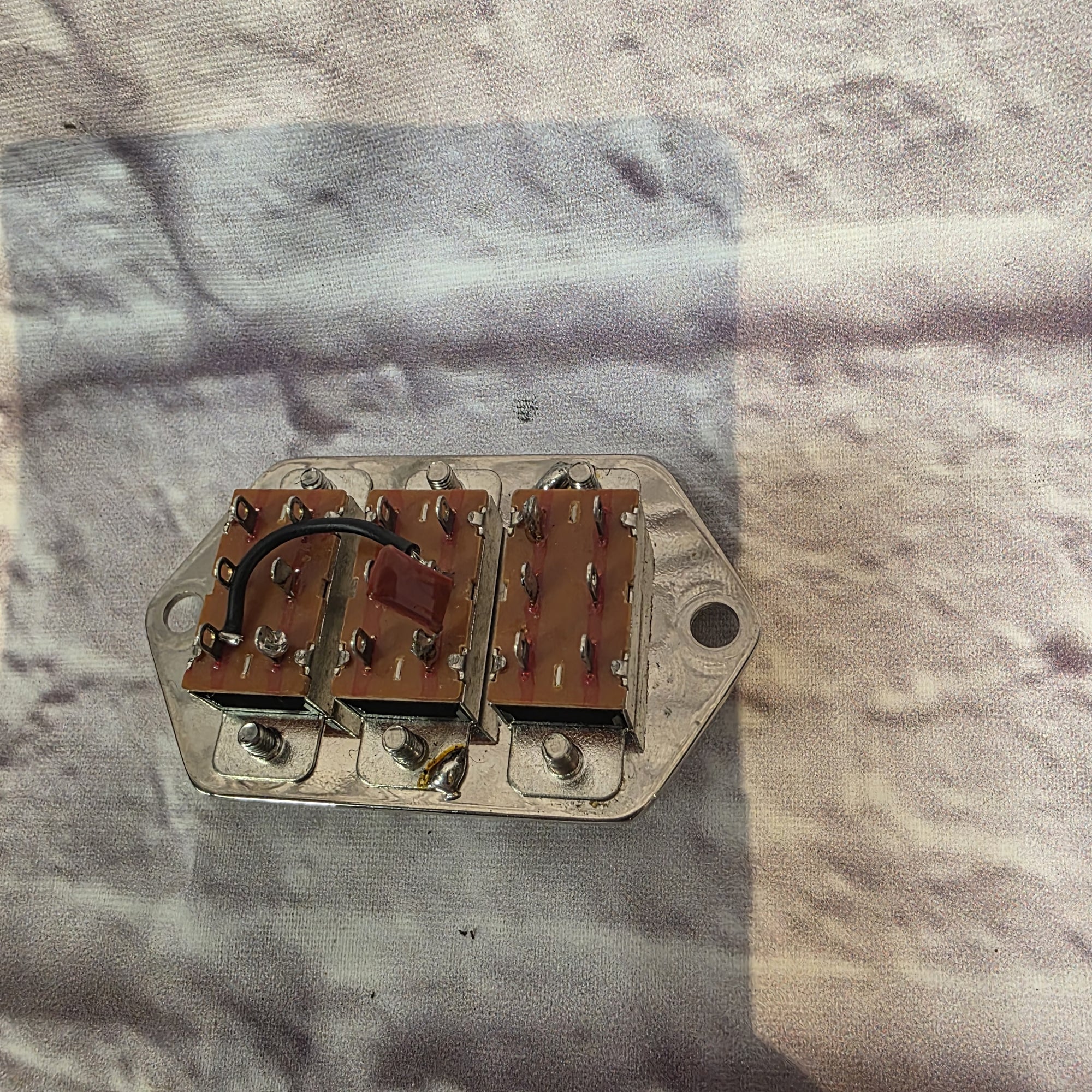 Fender 1960s-styled Jaguar 3-Way Switch Plate -  Electric Guitar Part