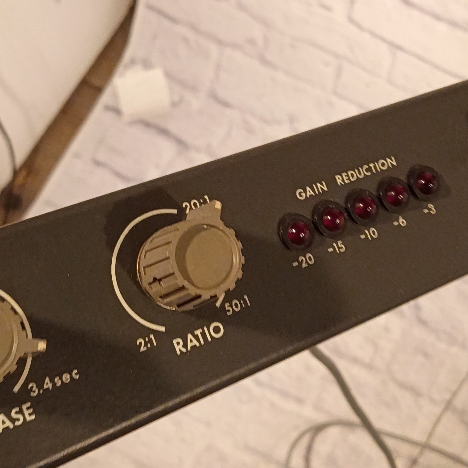 Symetrix CL-100 Compressor