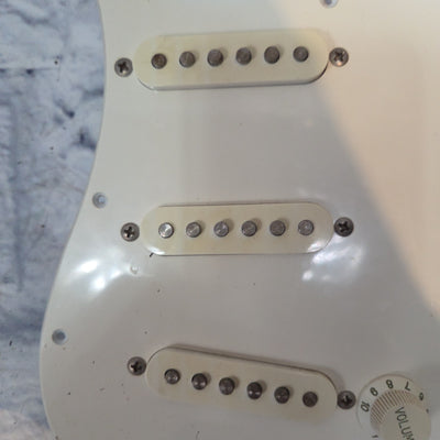 Fender Loaded Stratocaster Pickguard Pickups