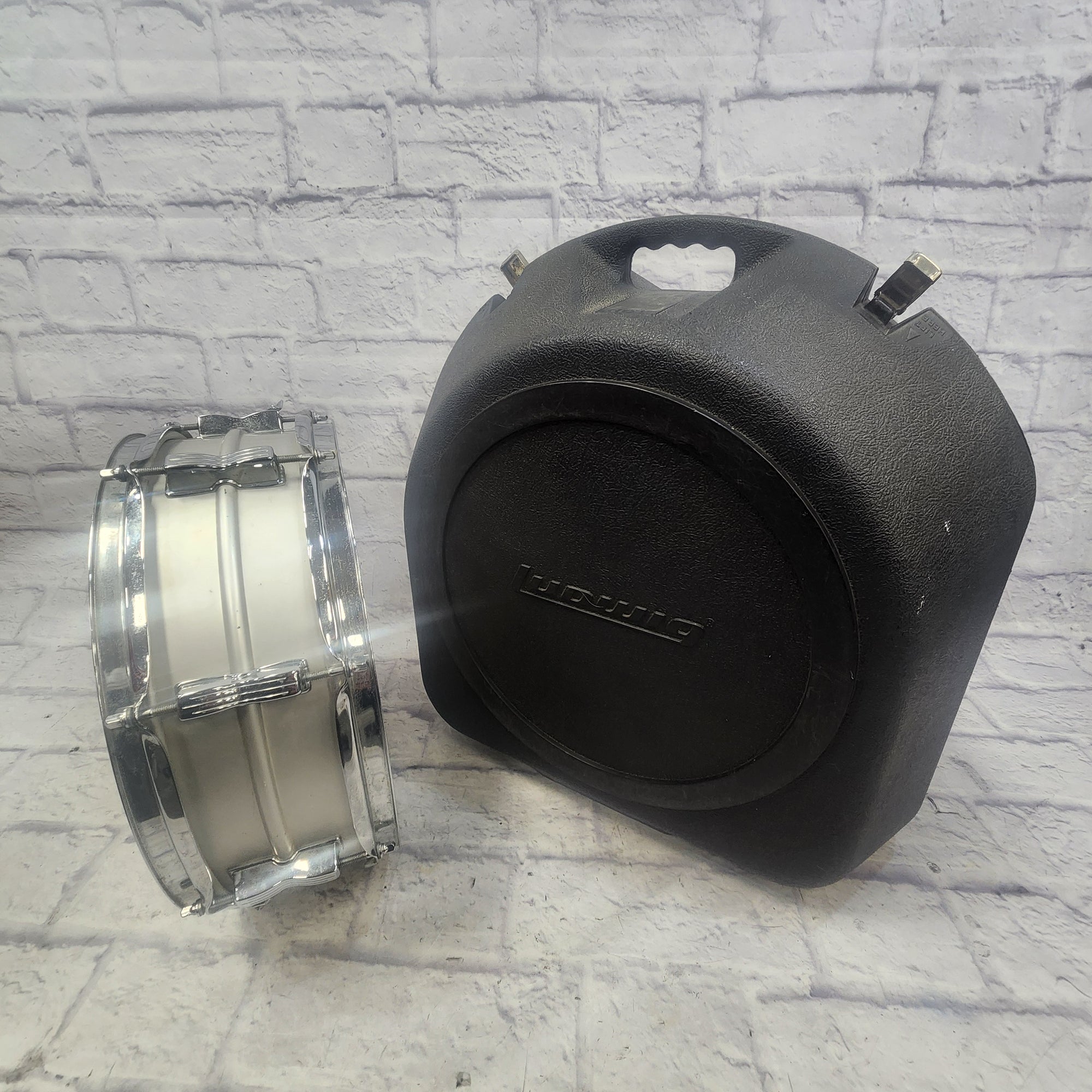 Ludwig Acrolite No 404 5x14" Snare Drum 8 Lug Rounded B/0 Badge w/ Clamshell Case
