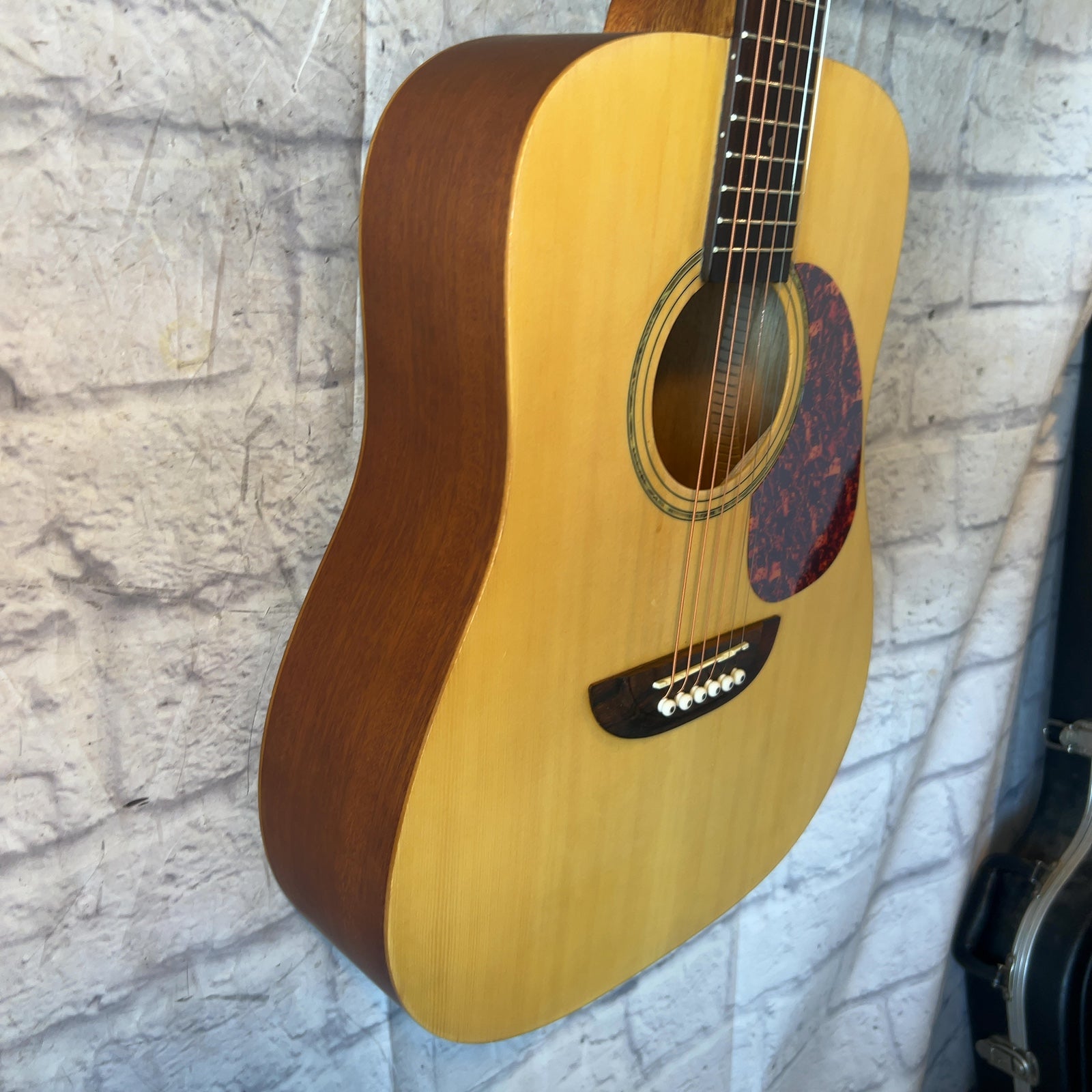 Orangewood T2-NS Acoustic Guitar with Case