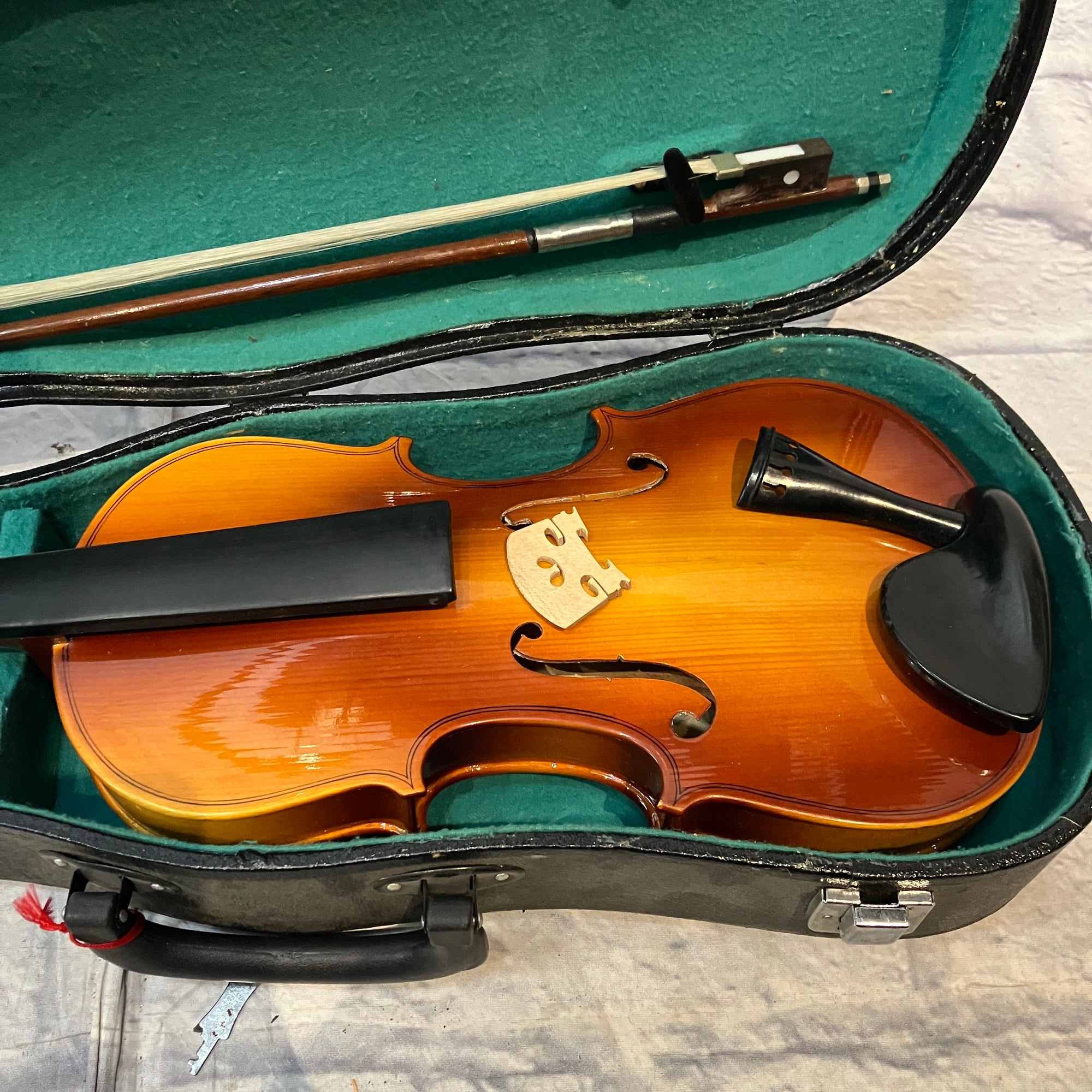 B&J Music Corelli Violin Full Size 4/4 with Bow and Case - AS IS