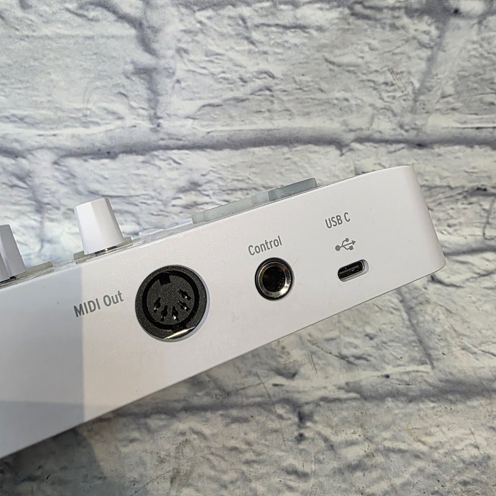 Arturia Minilab 3 White Controllers