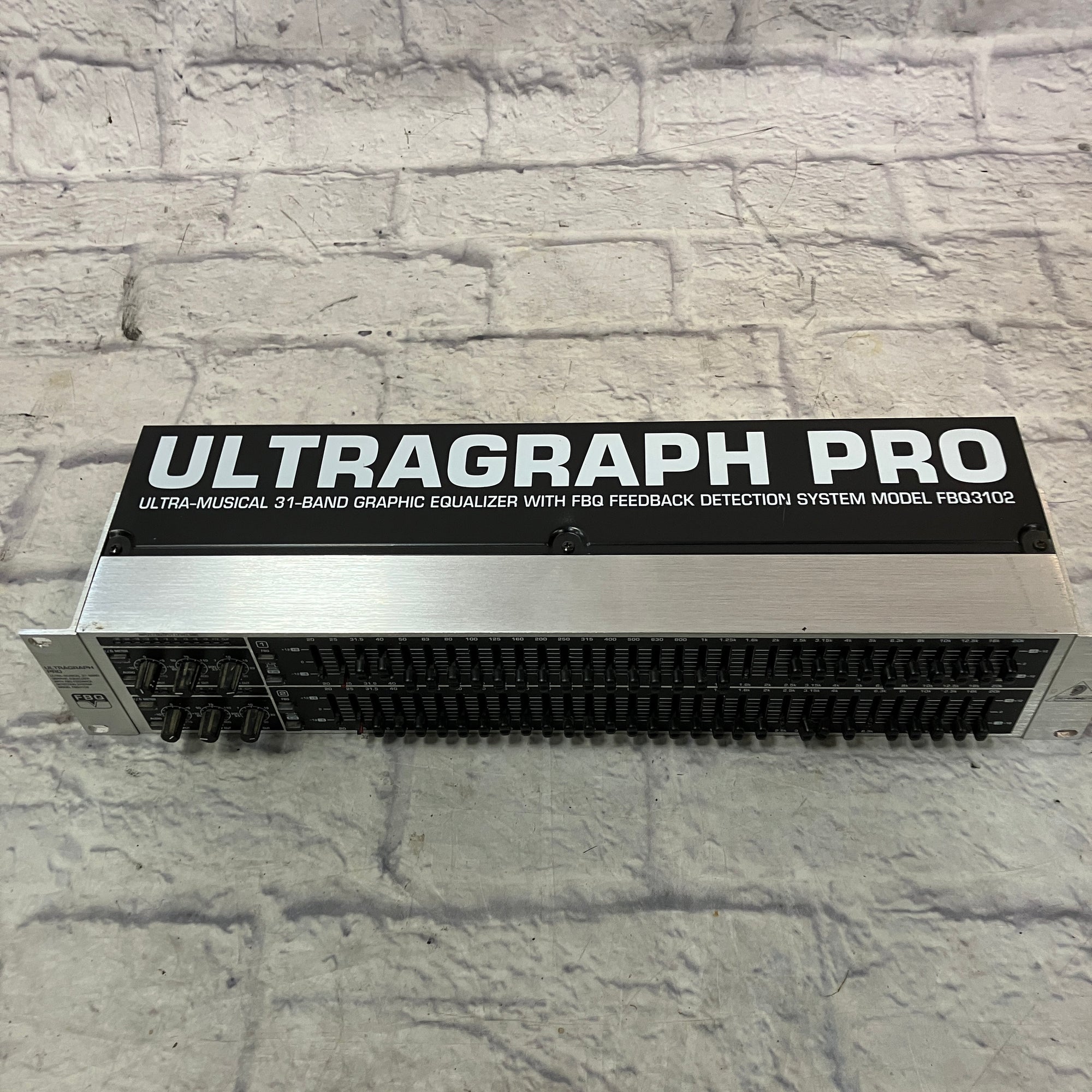 Behringer Ultragraph Pro Rack EQ