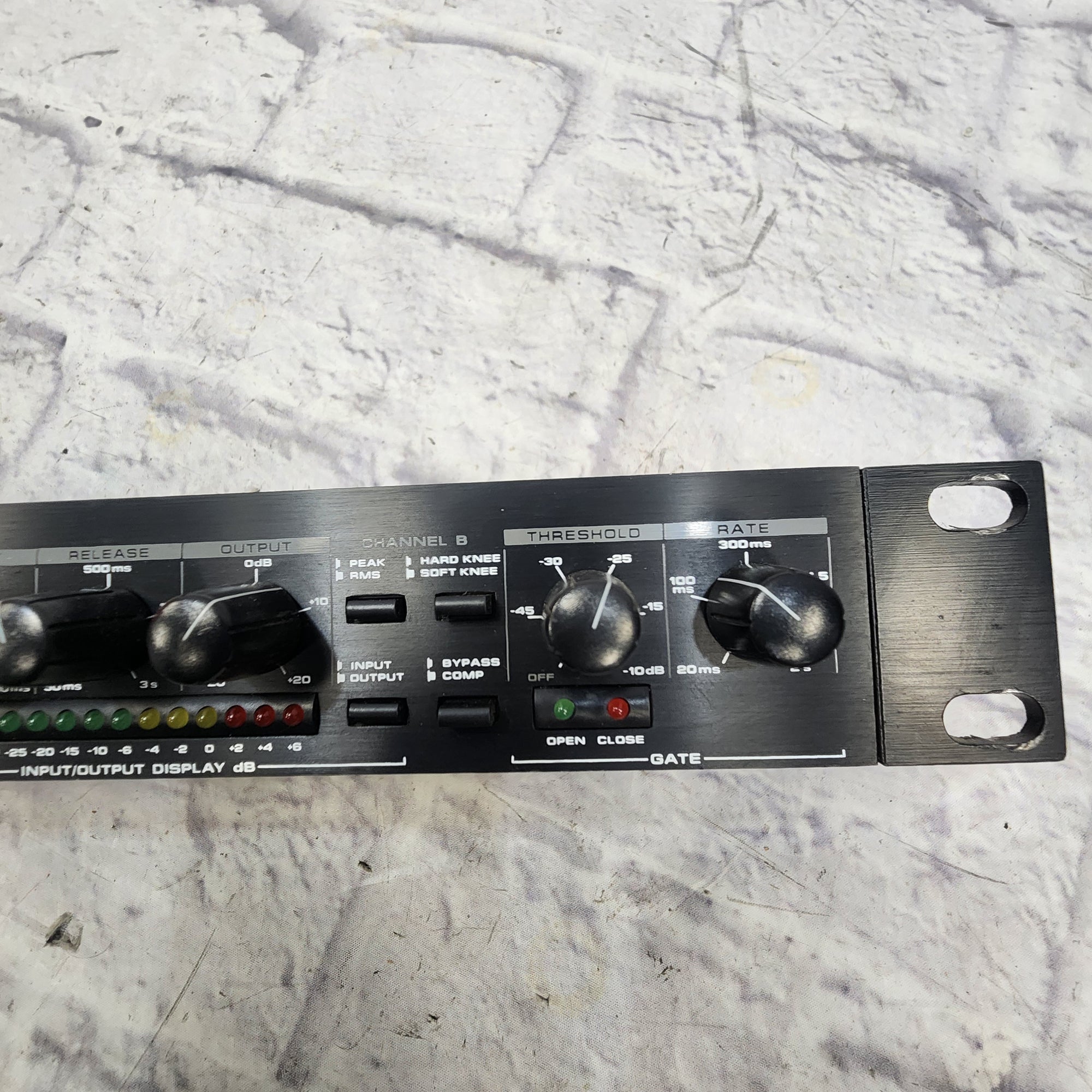 Alesis 3630 Rack Compressor