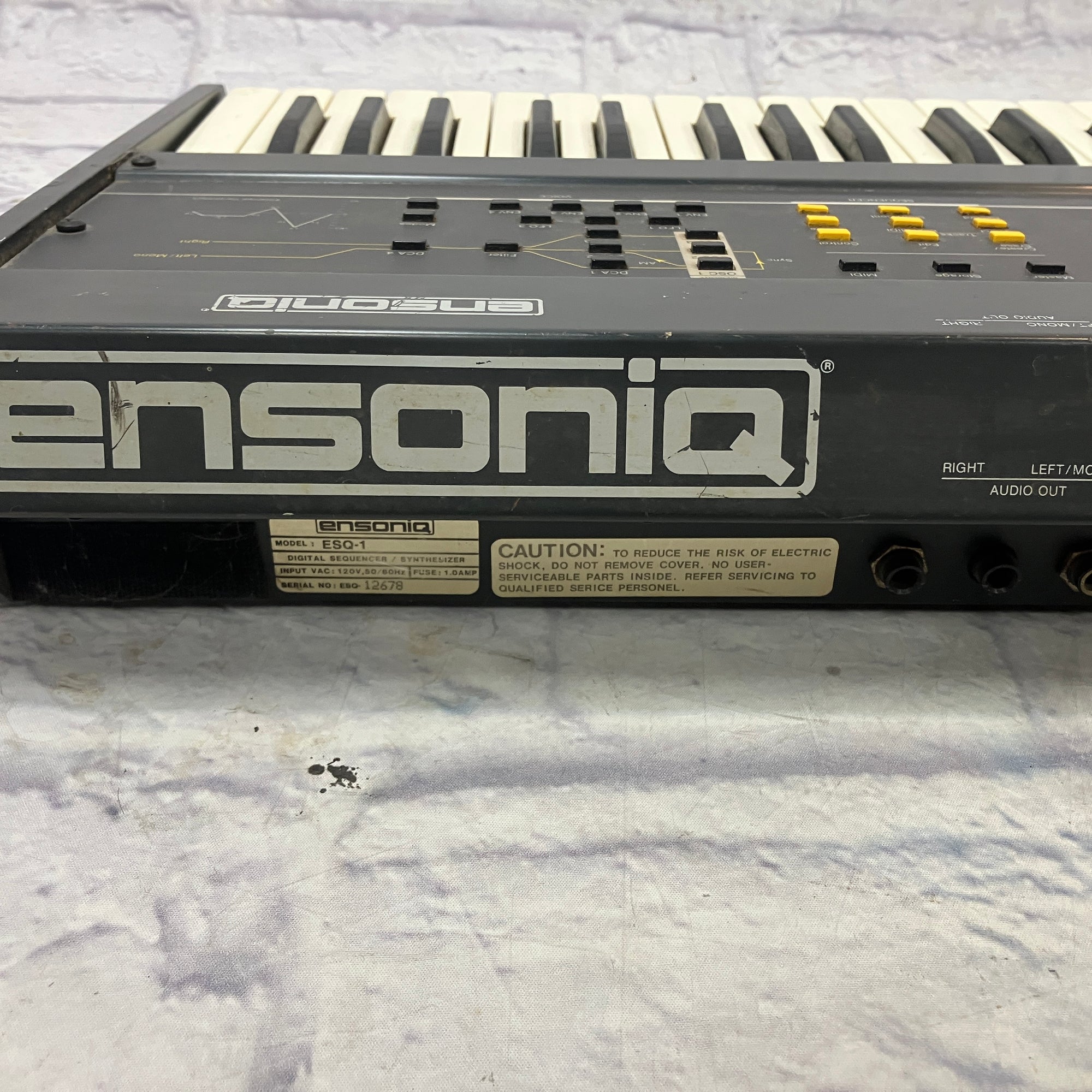 Ensoniq ESQ-1 Wave Synthesizer with EPROM Cartridge