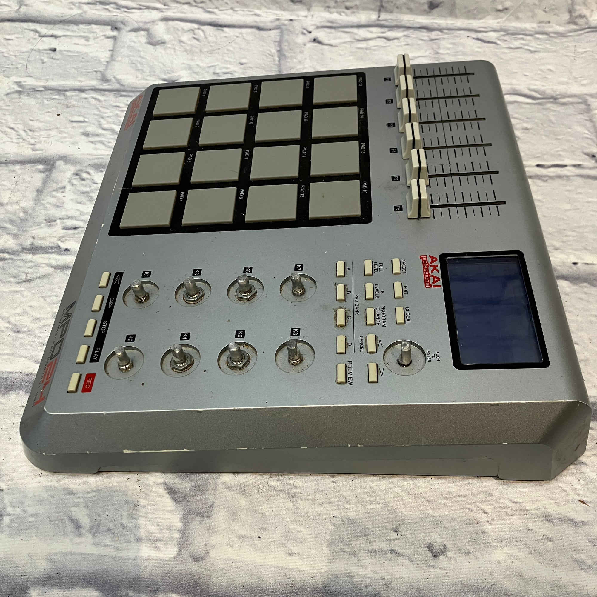 【元箱付き】AKAI MPD24 MIDIパッドコントローラー アカイMPC Akai MPD 24 Midi Controller - Evolution Music