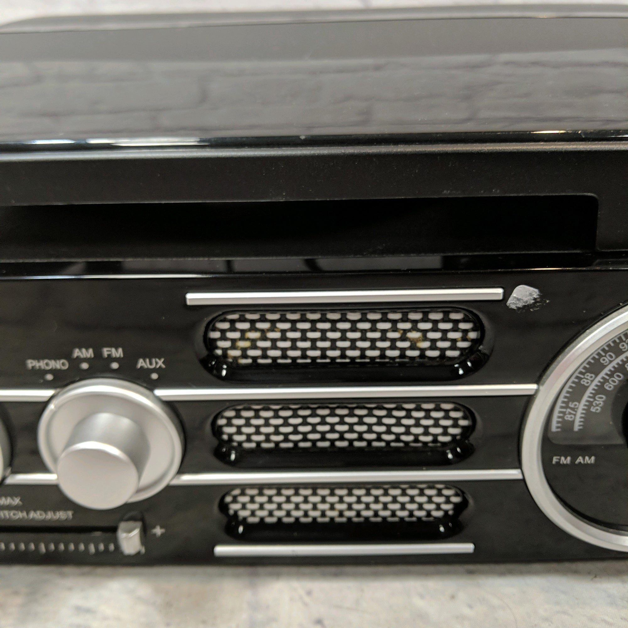 Jensen JTA-300 Turntable with AM/FM Tuner