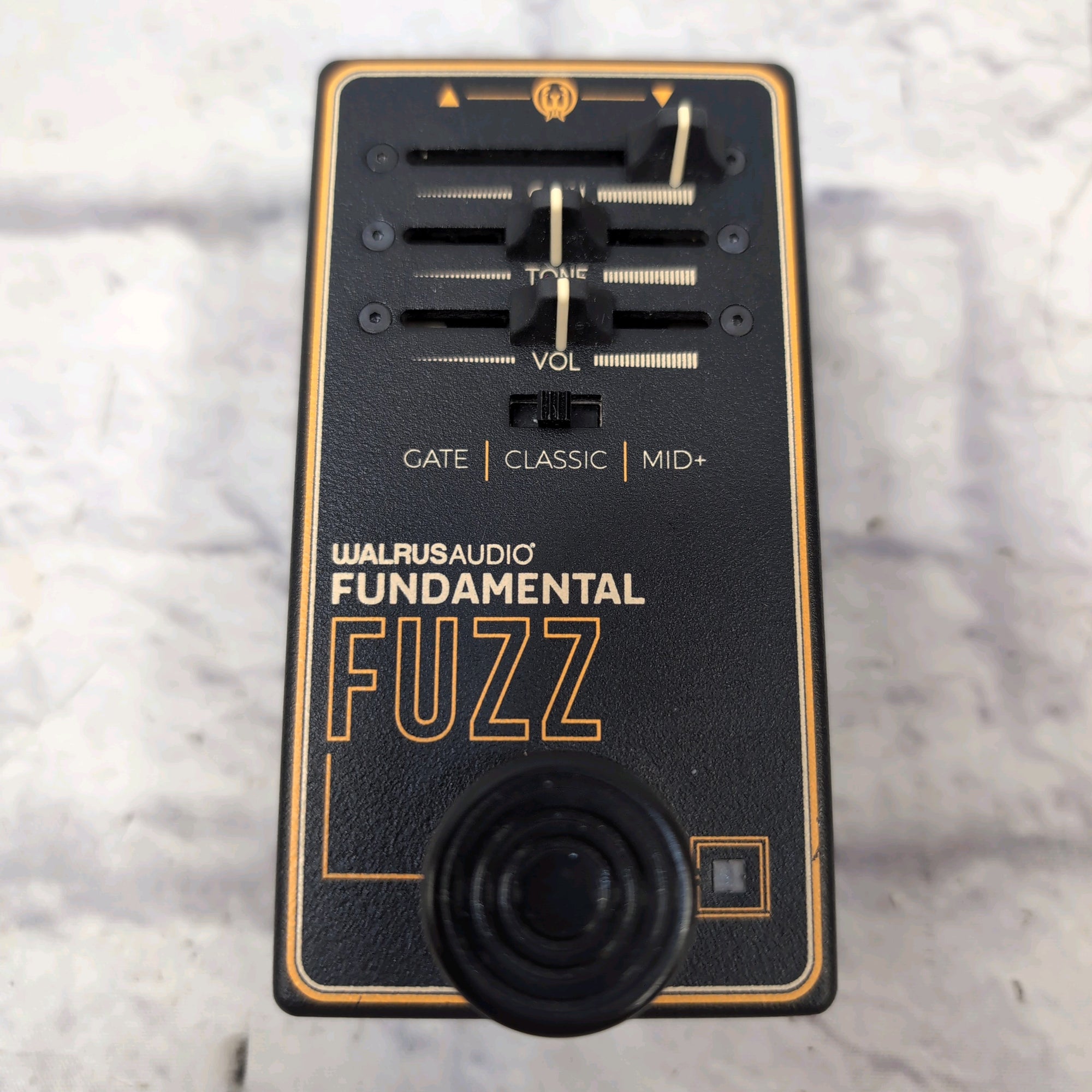 walrus fuzz pedal Walrus Audio Fundamental Fuzz Pedal