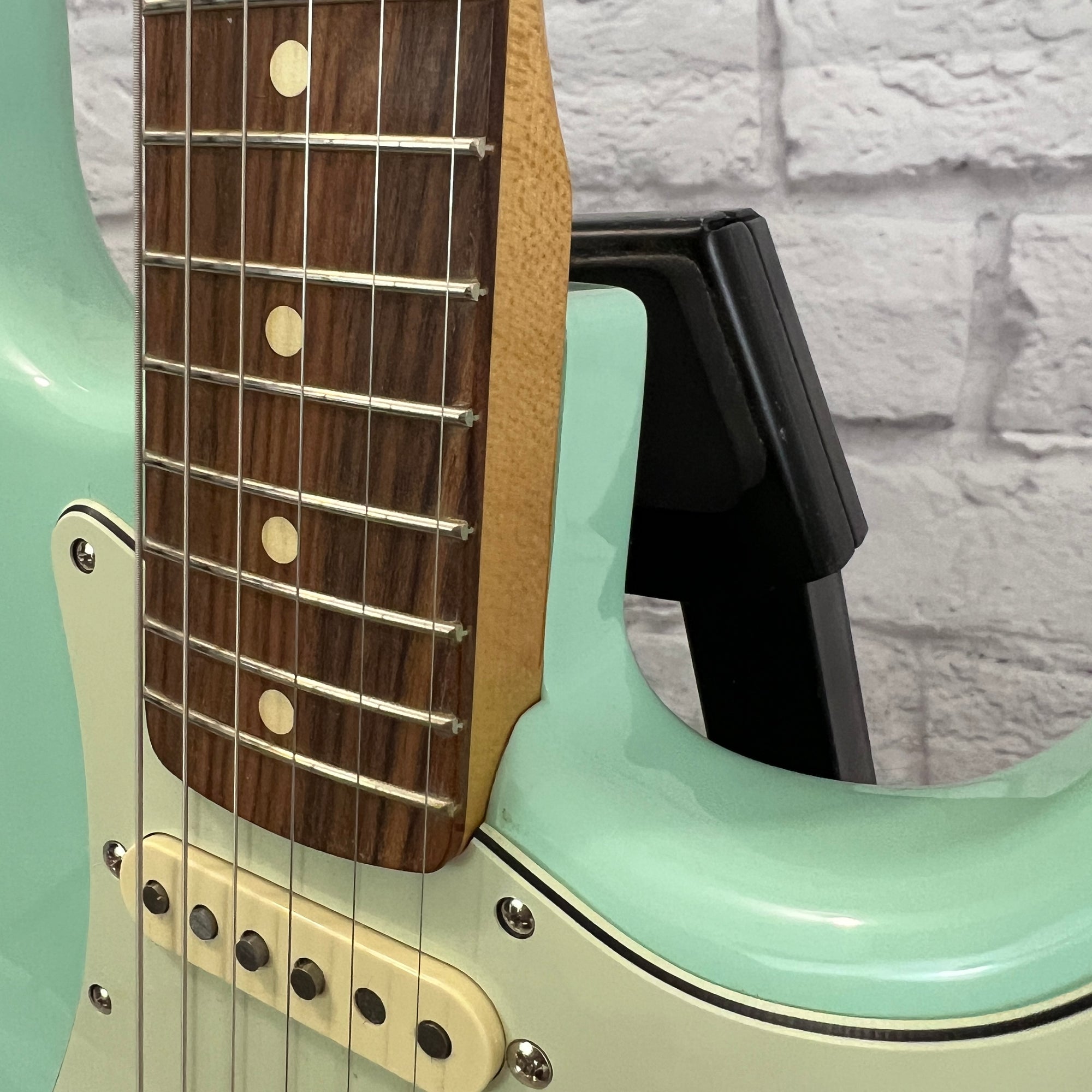 Fender Vintera 60s Stratocaster Electric Guitar