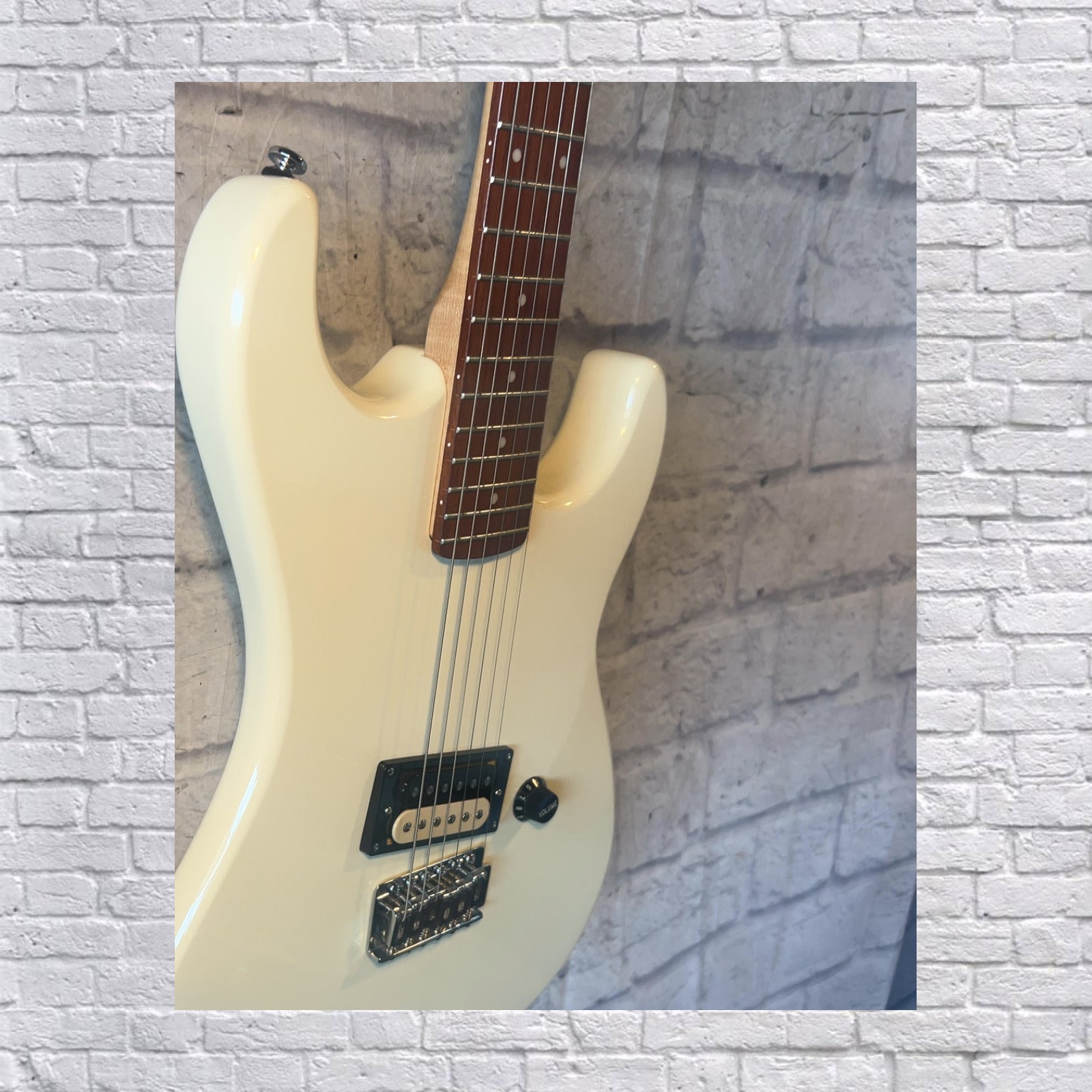 Kramer Baretta Special White Electric Guitar