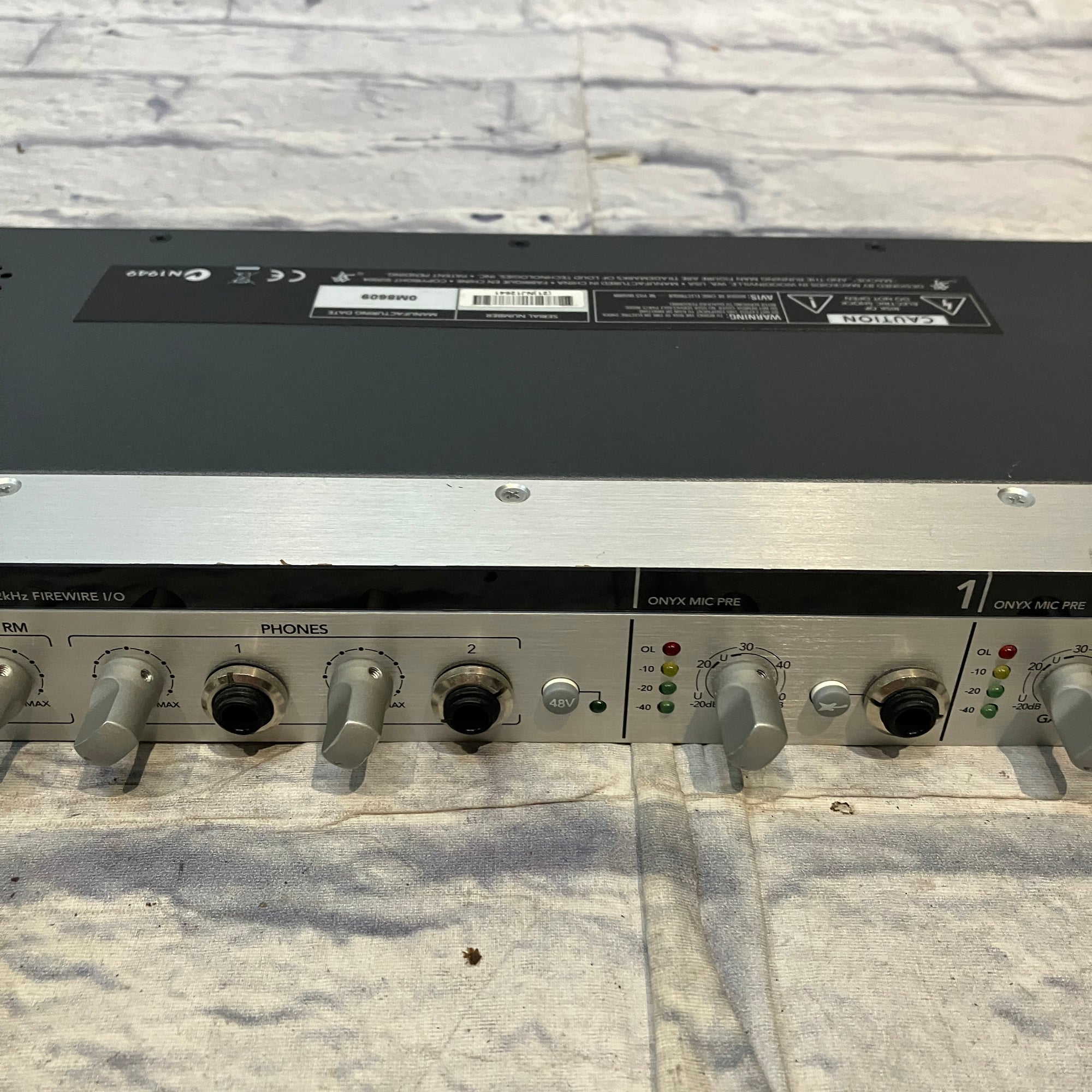 Mackie ONYX 400F Recording Preamp  Rack Patchbay