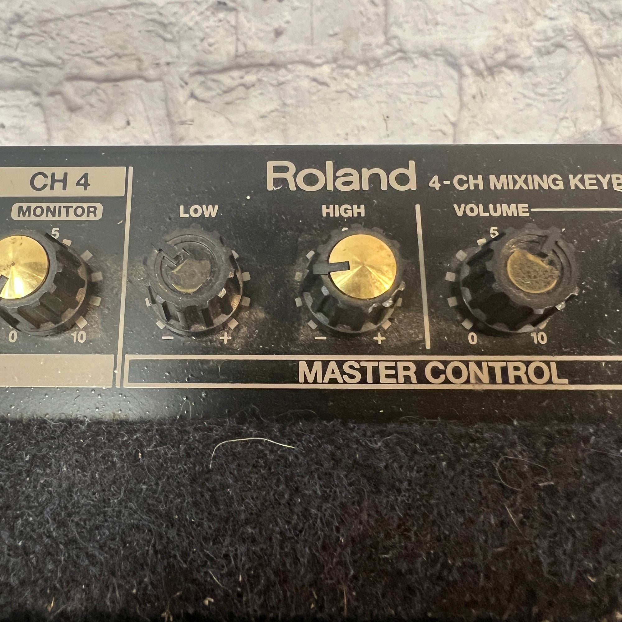 Roland KC-150 Keyboard Combo Amp
