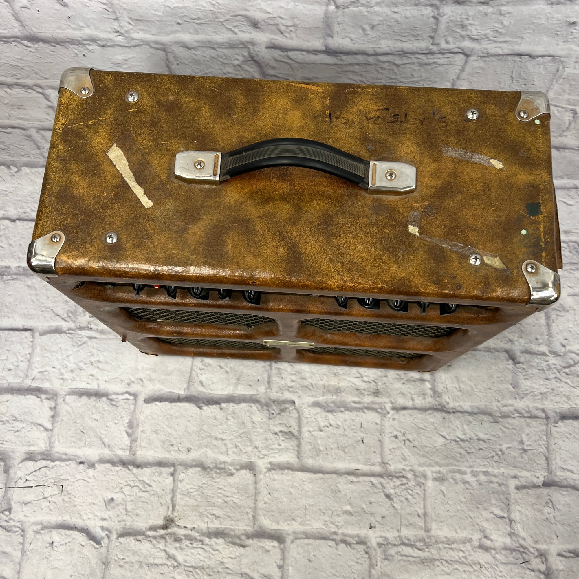 Dean DA-30 Acoustic Guitar Amp