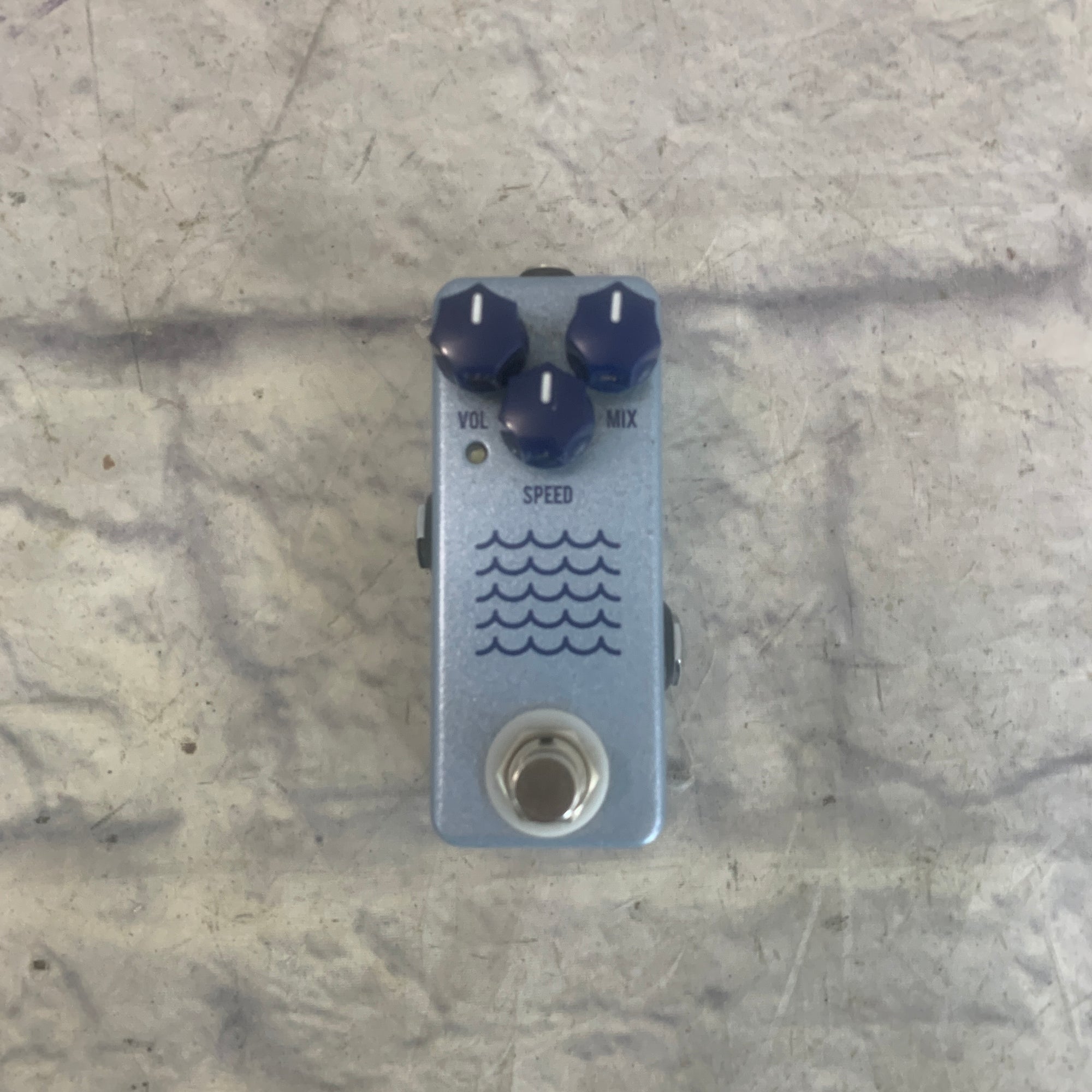 JHS Tidewater Tremolo V2 (Preamp) Modulation Pedal