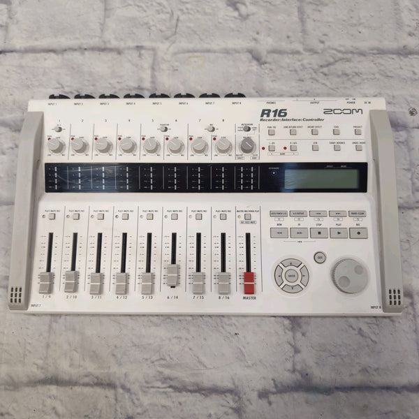 Zoom R16 Digital Recorder / USB Recording Interface - Evolution Music