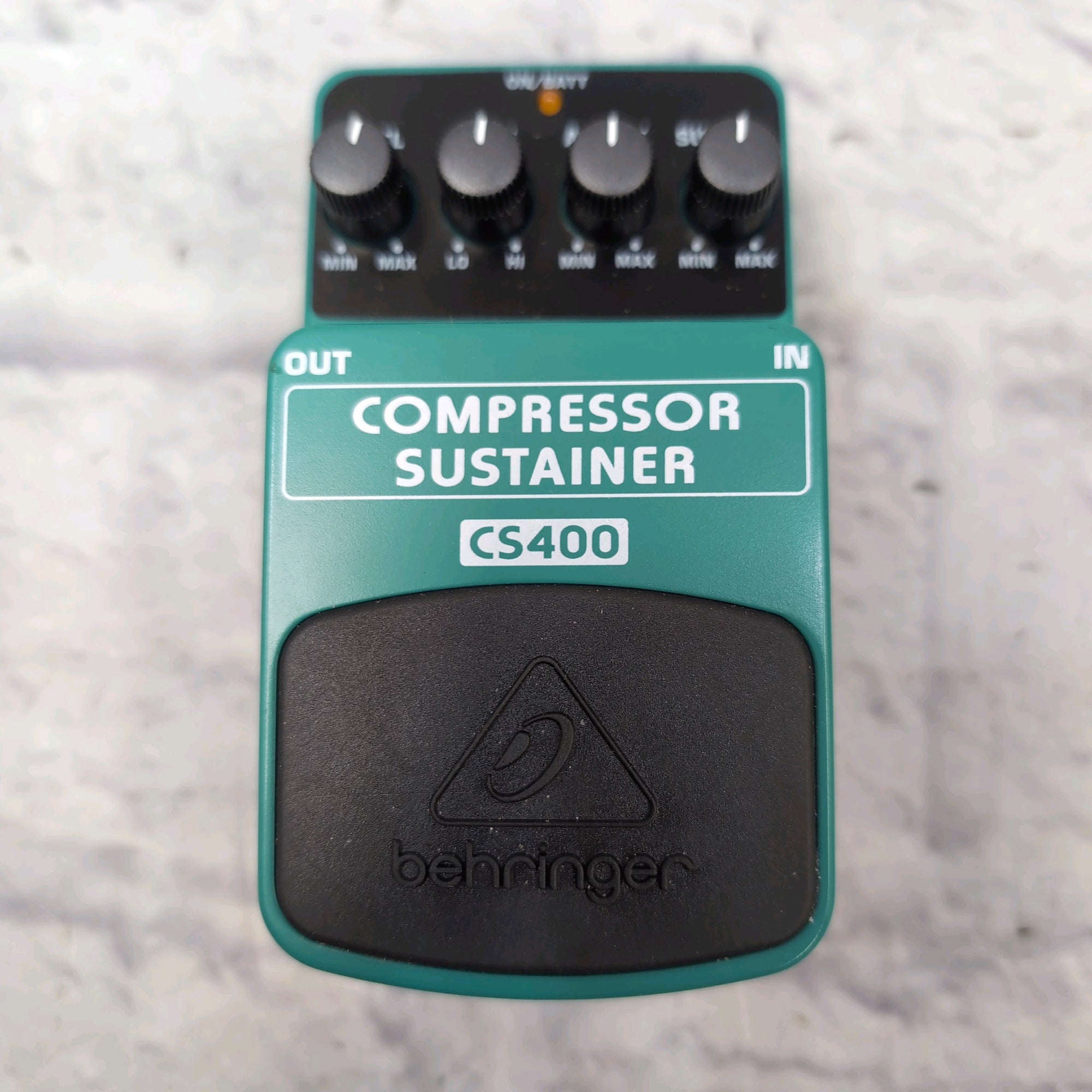 bass compressor sustainer pedal Behringer CS400 Compressor Sustainer Pedal